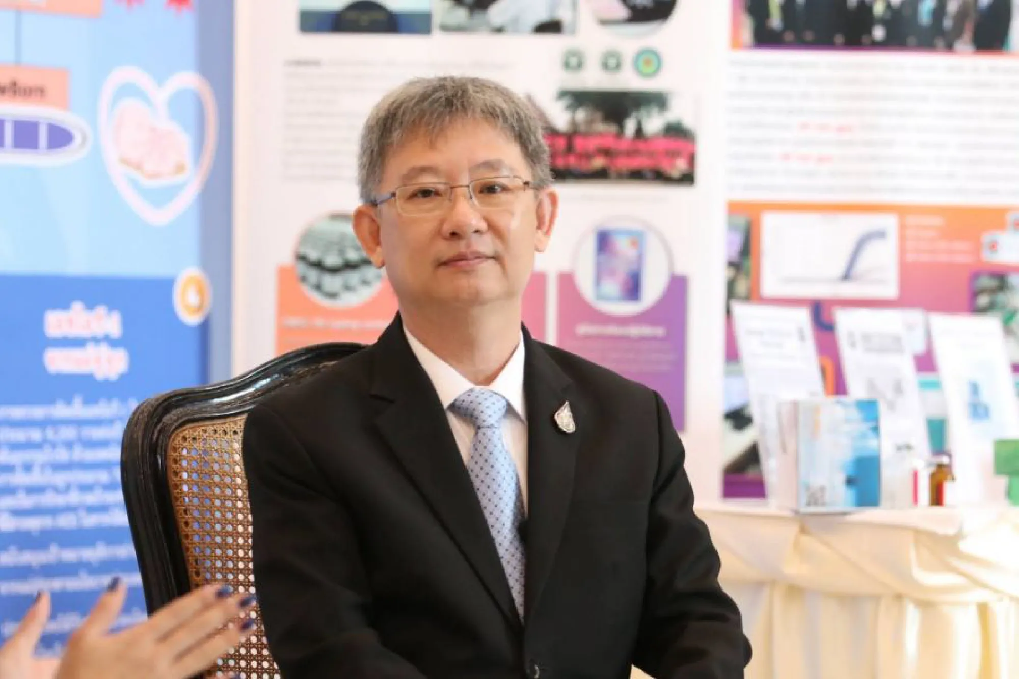 Dr Opas Karnkawinpong