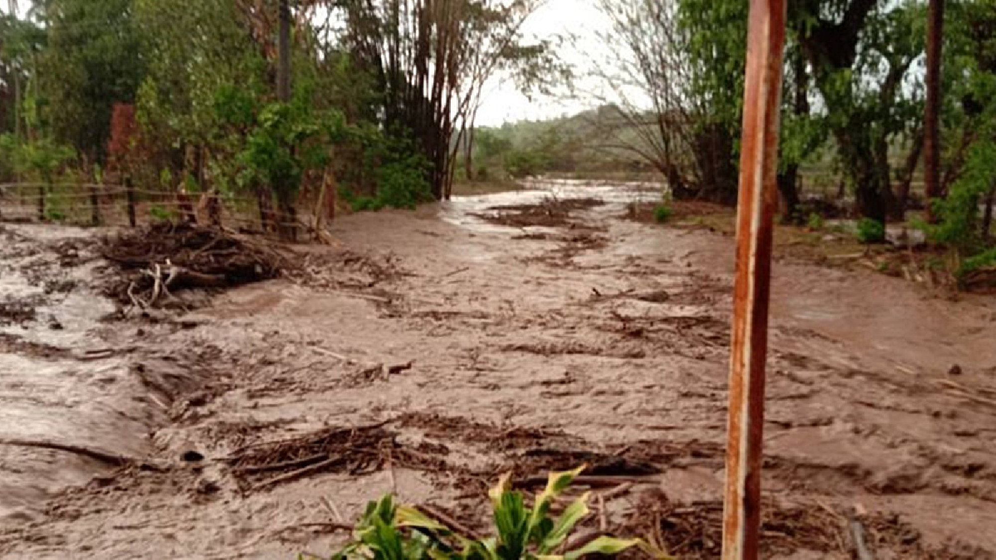 Storm causes flooding in Lampang district