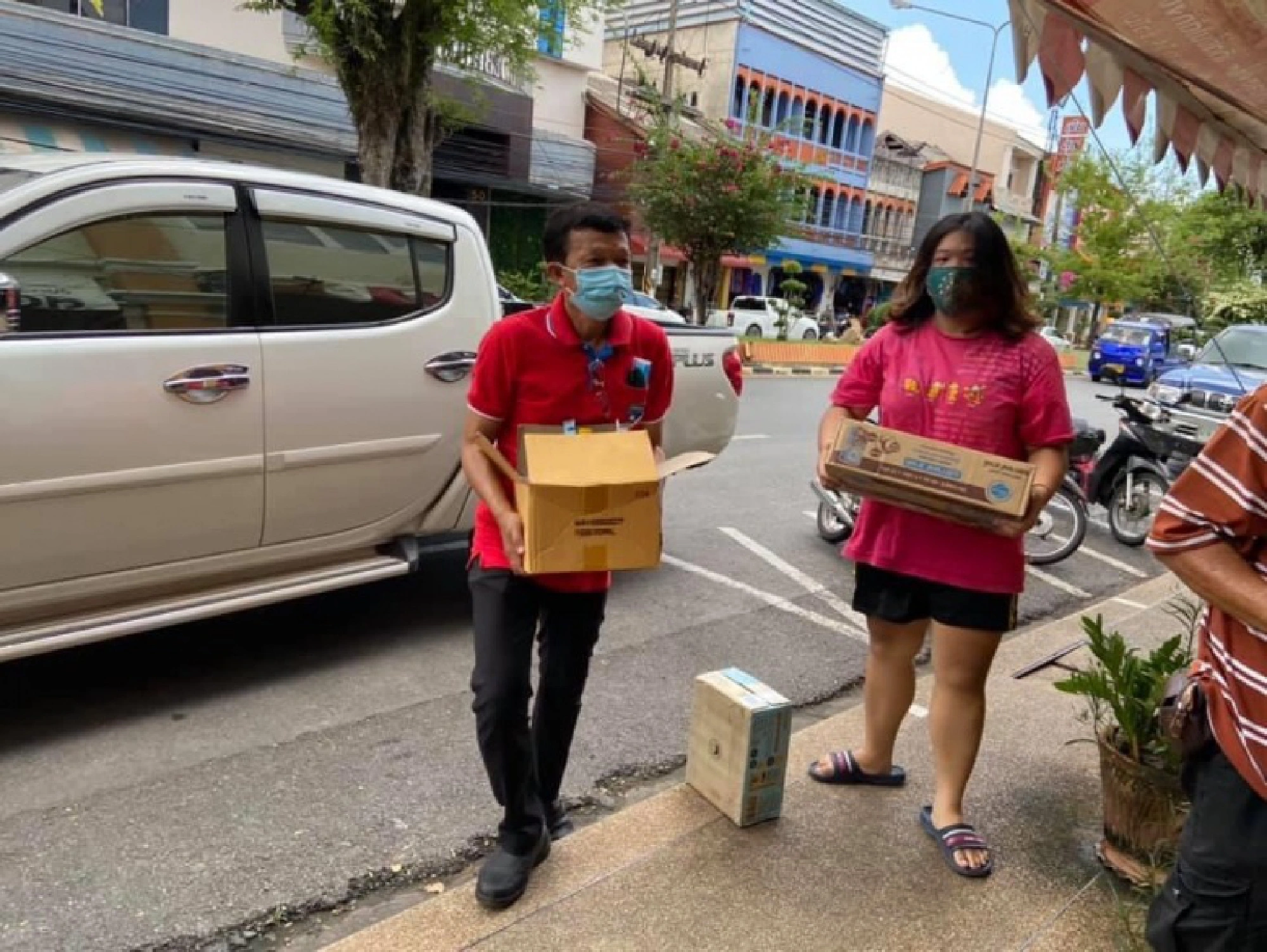 Satun gets first sharing pantry as nationwide relief effort sweeps south 