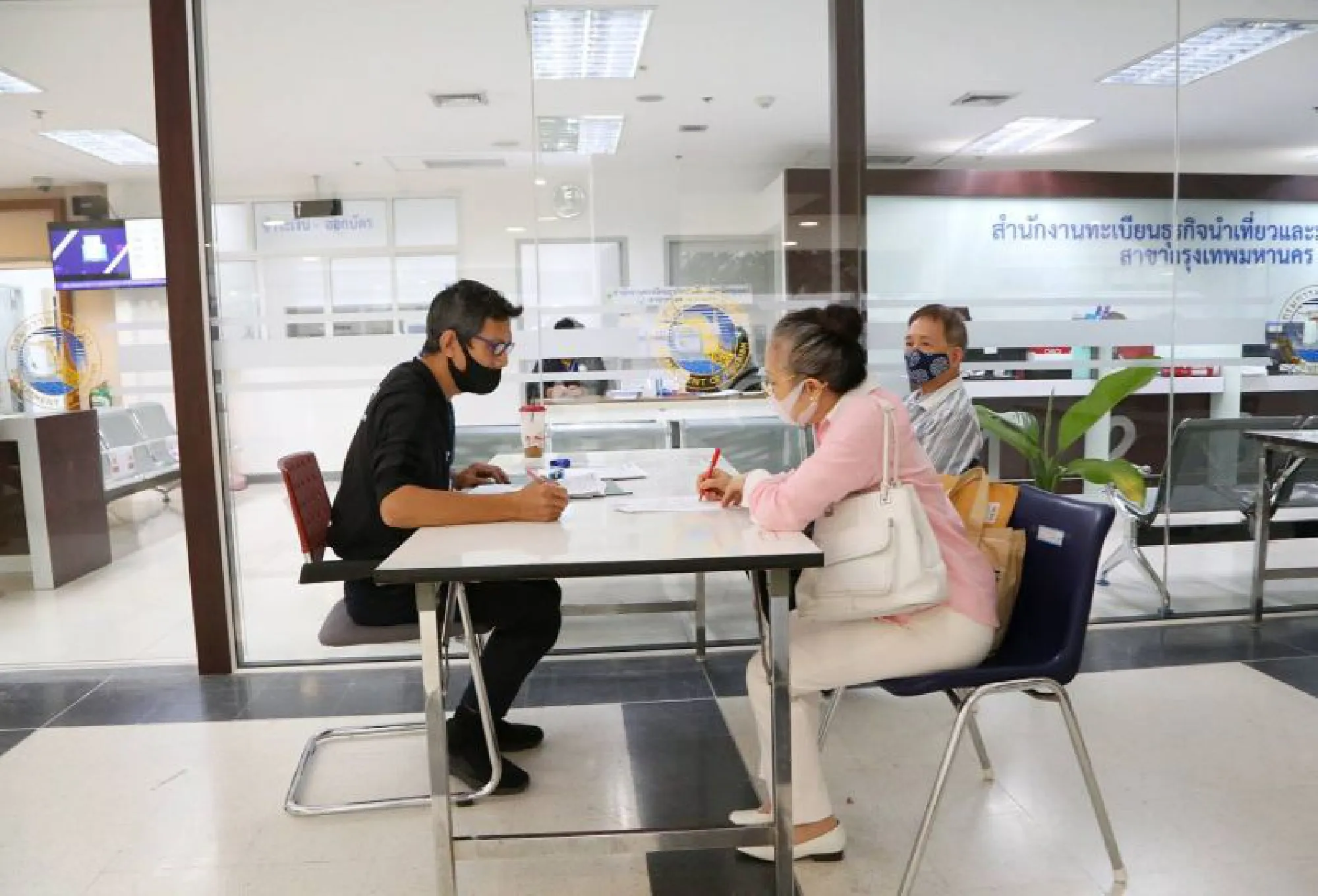 Over 300 tourism operators receive cash aid totalling Bt18.62 million