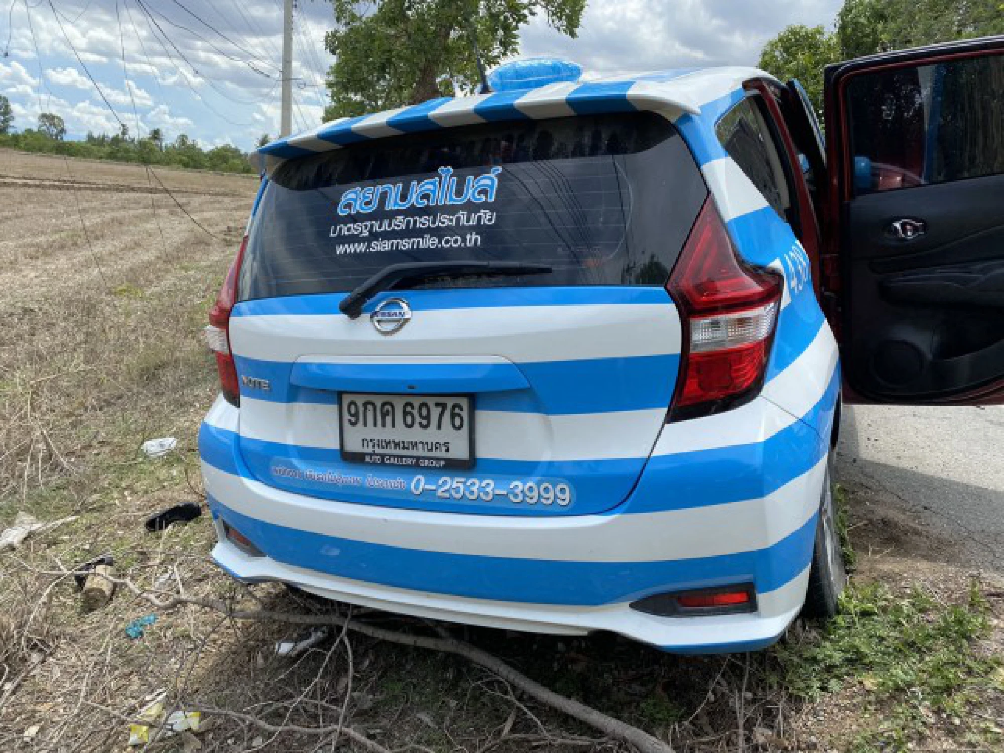 Senior police officer killed in Suphan Buri car crash