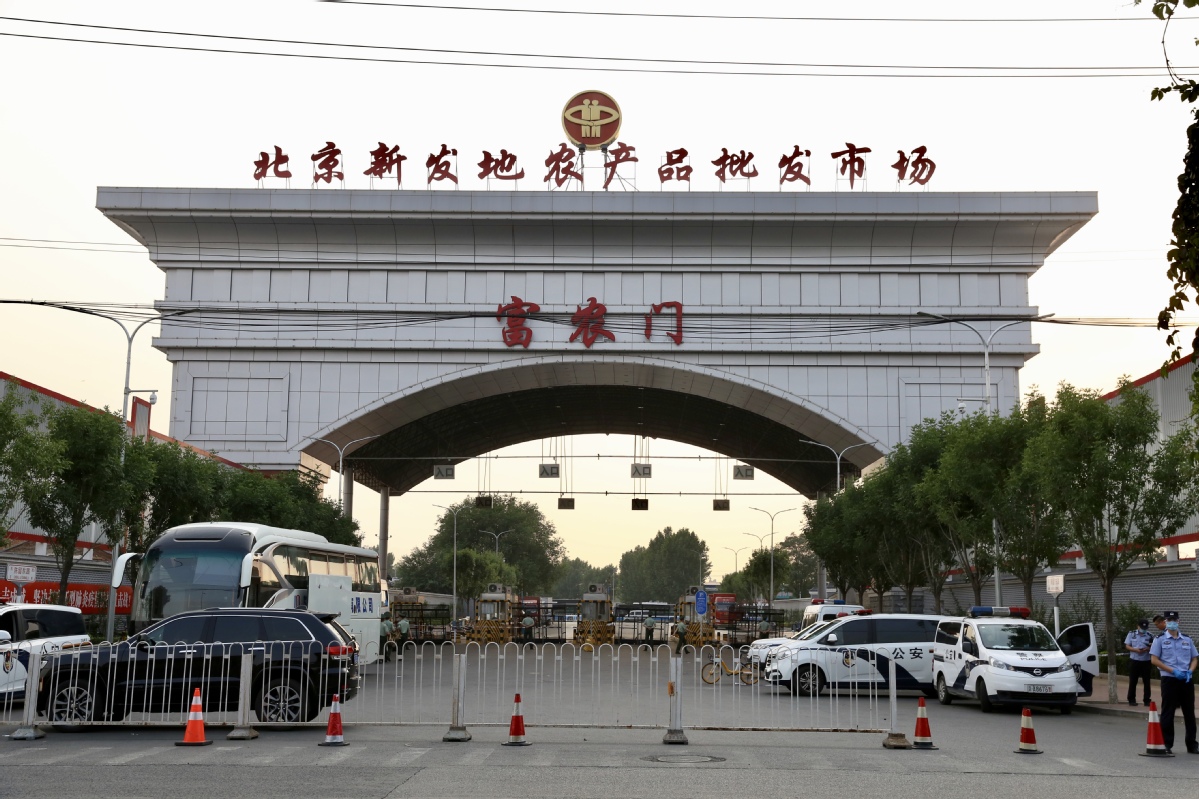 Xinfadi agricultural products wholesale market is closed on June 13. [Photo by Wu Xiaohui/chinadaily.com.cn]