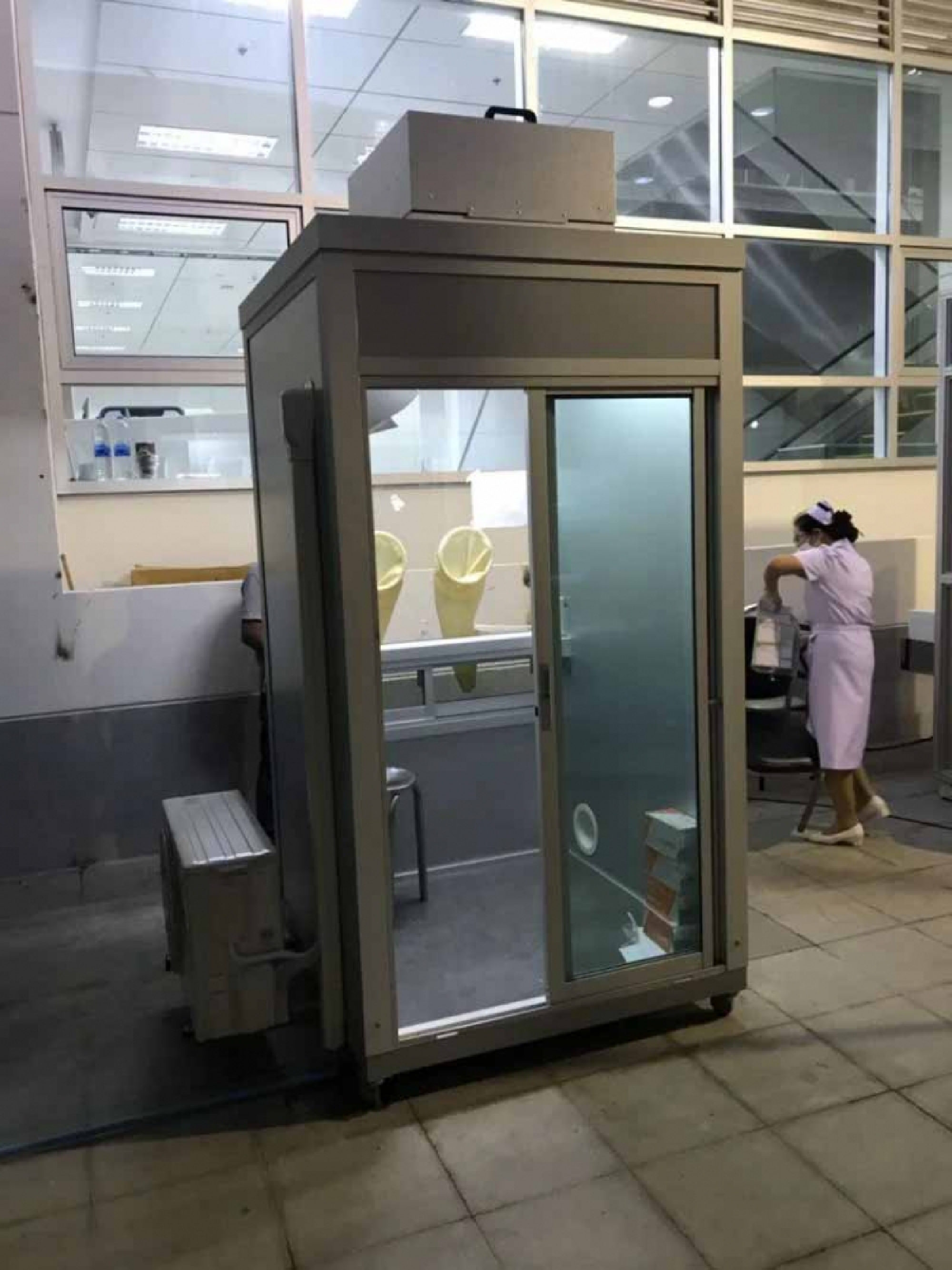 Kasetsart team develops special cabinet to reduce risk of doctors contracting virus