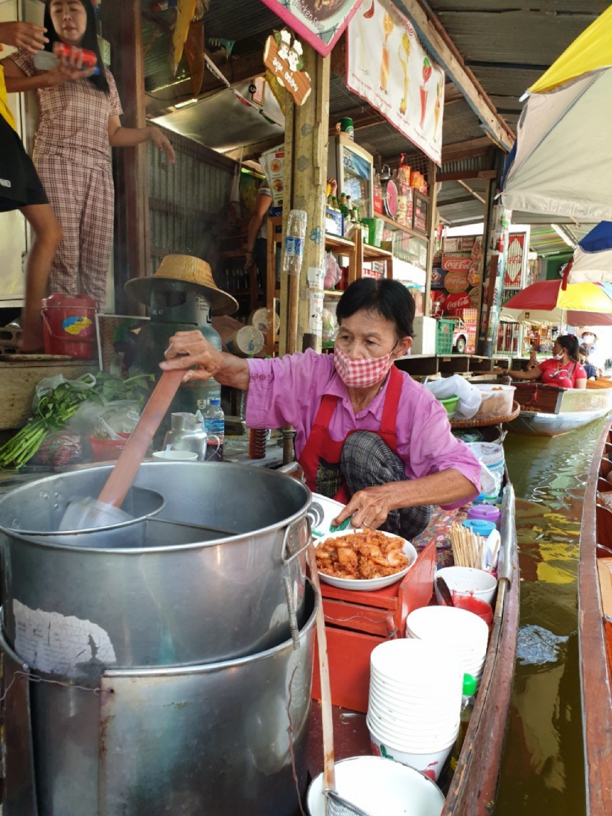 TAT offers free boat rides as part of campaign to bring tourists back to Damnoen Saduak