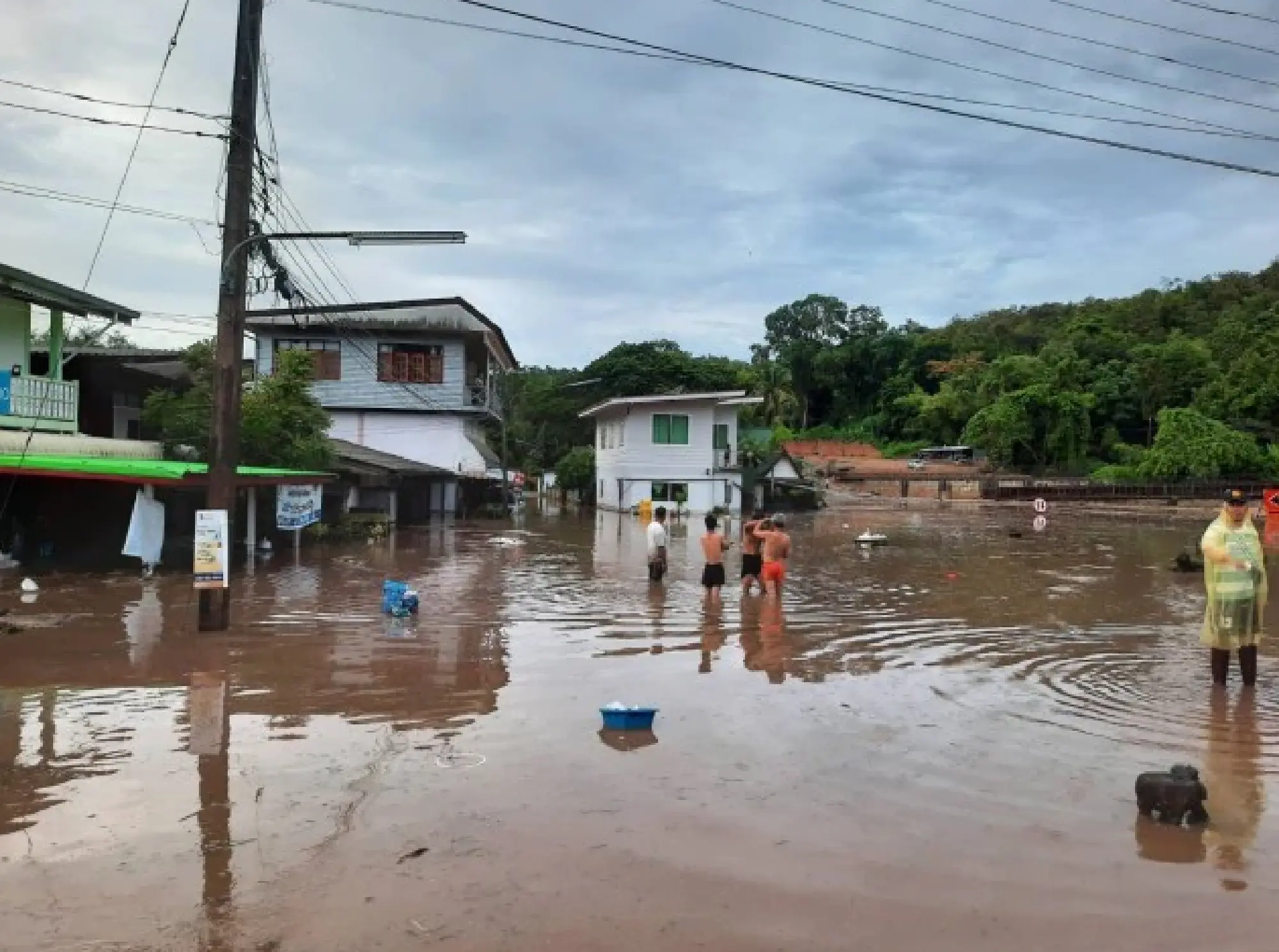 All-night rain floods North’s main artery