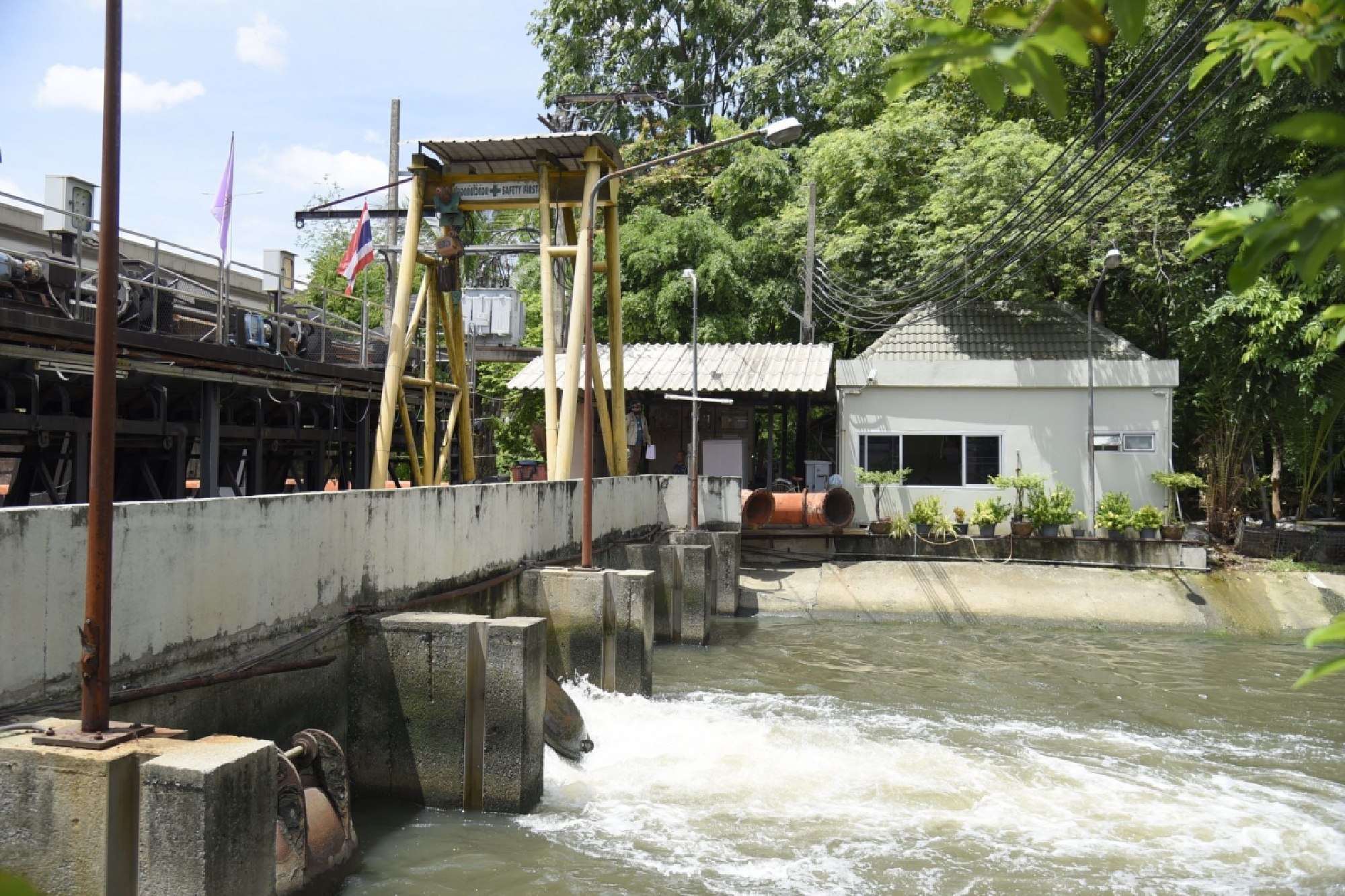 MEA inspects water drainage facilities to avoid mishaps during monsoon