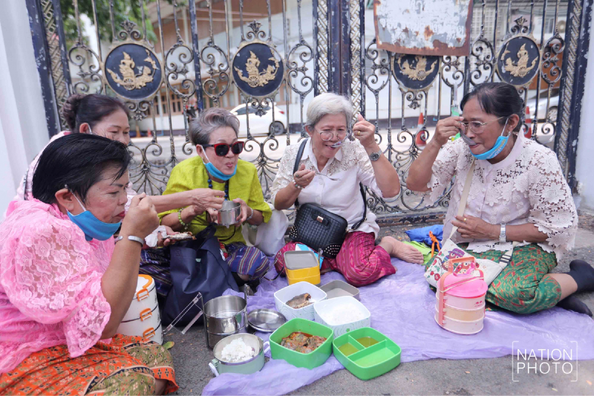 Group offers food to grab govt’s attention