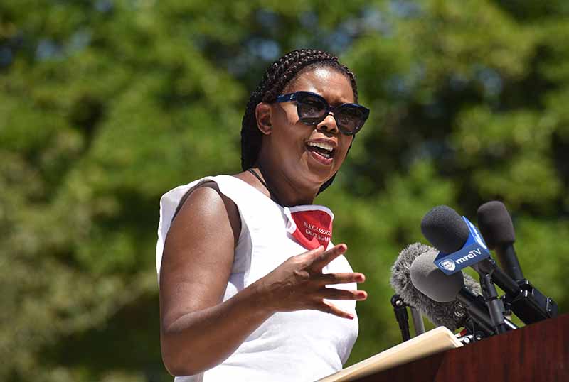 Star Parker, founder of the conservative Center for Urban Renewal and Education, was among those calling for the monument to stay. MUST CREDIT: Washington Post photo by Marvin Joseph