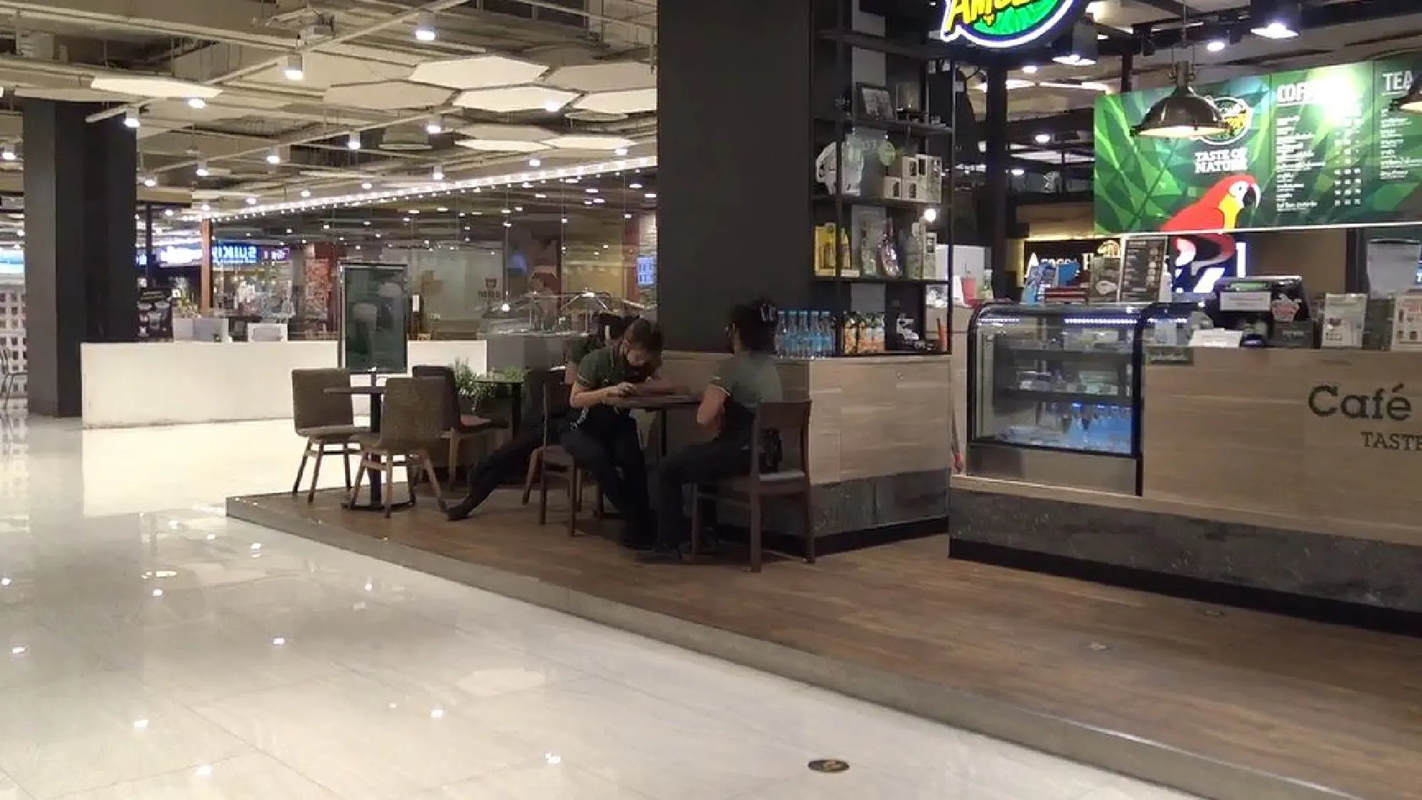 Rayong department stores reopen after two-day closure but customers stay away