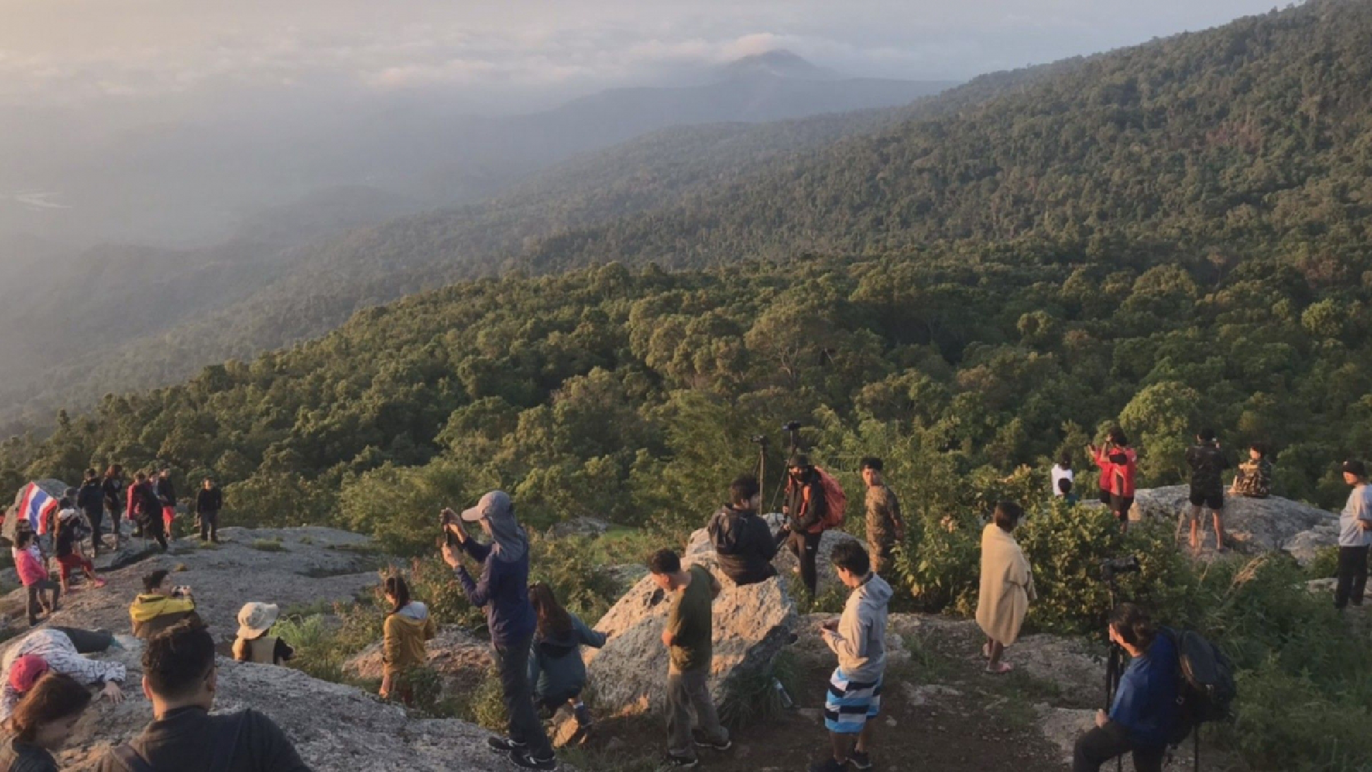 Scenic splendour of Sukhothai national park draws tourists during long weekend