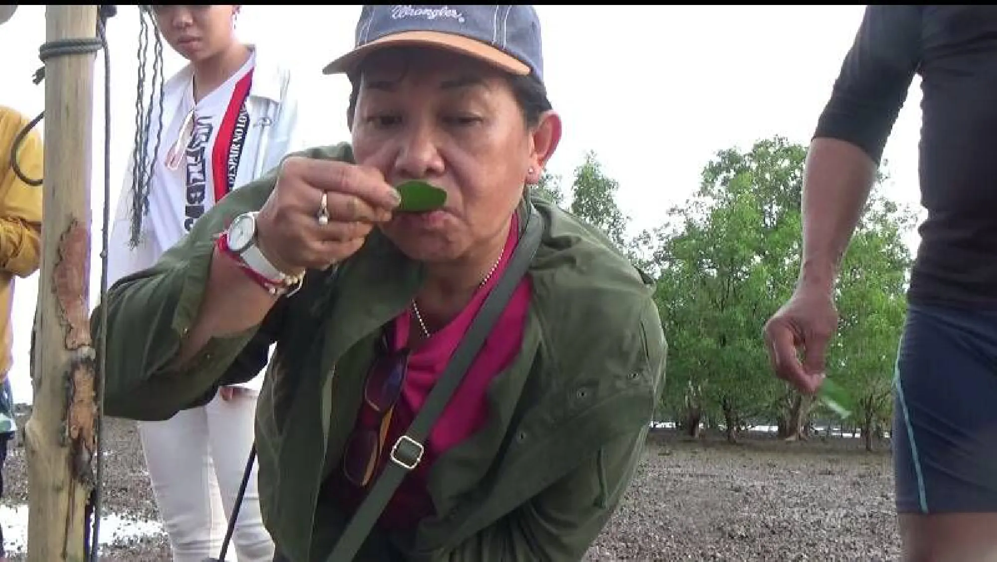 Freshwater well in receding seawater a tourist attraction in Trang