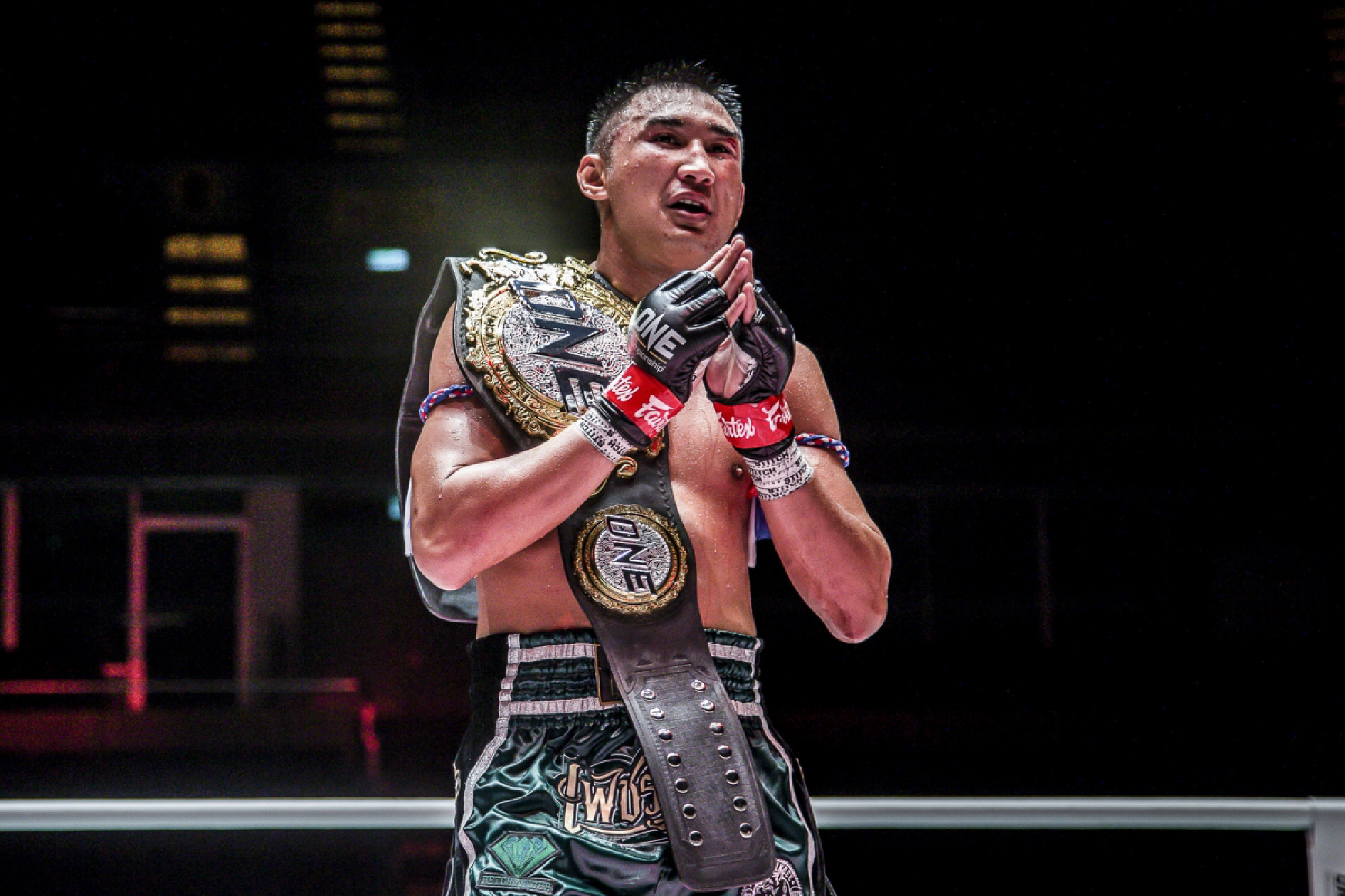 Rodtang ousts Petchdam to defend ONE Flyweight Muay Thai World title