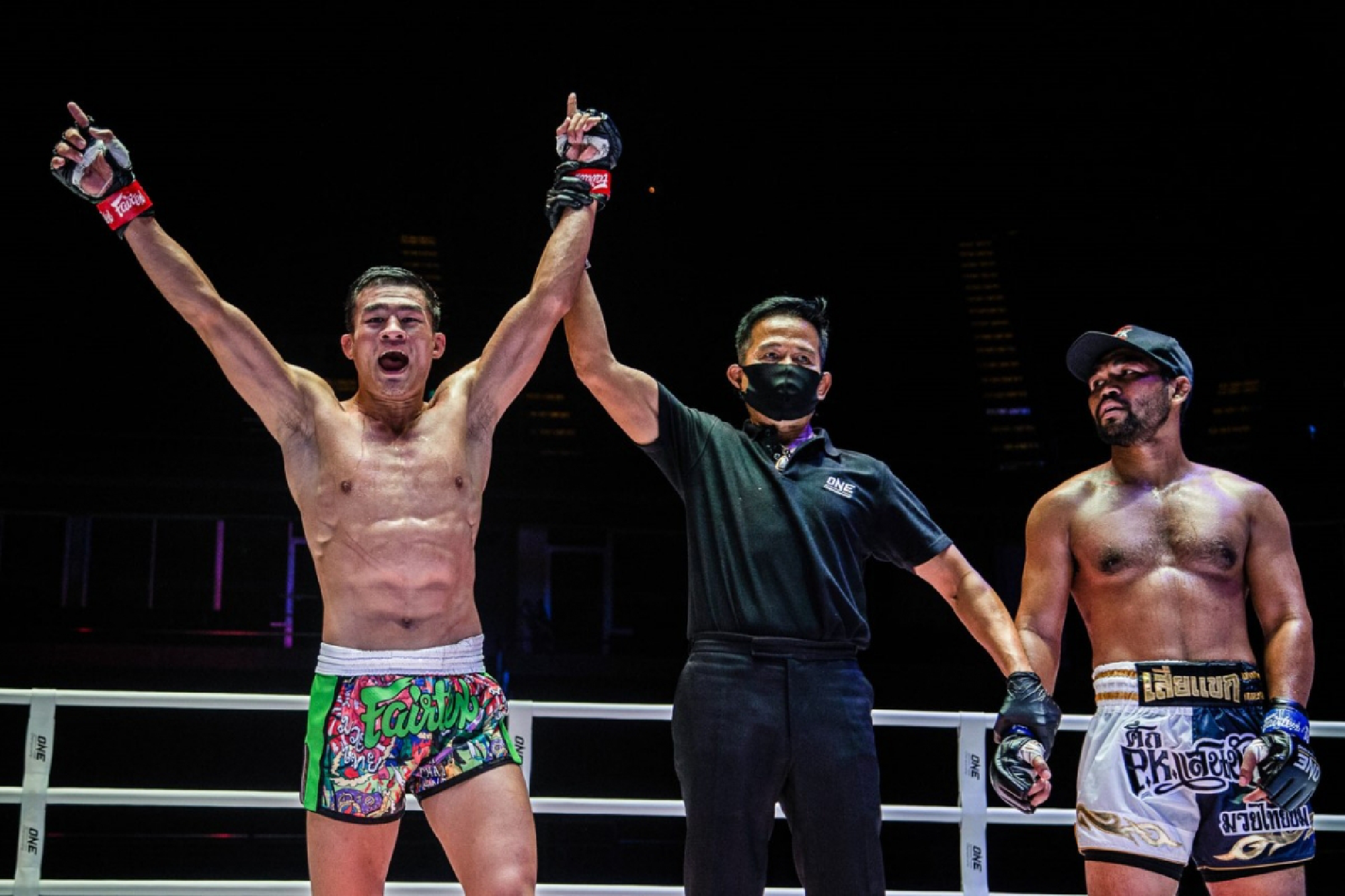 Saemapetch advances to ONE Bantamweight Muay Thai final after win over  Rodlek 