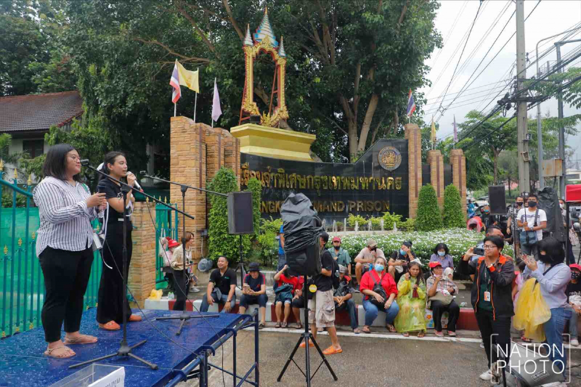 Saying it with white ribbons