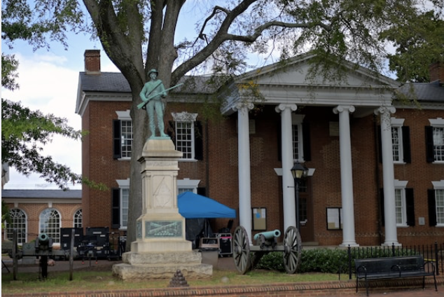 The Confederate soldier statue at the Albemarle County courthouse on Friday, Sept. 11, a day before the removal.  CREDIT: Washington Post photo by John McDonnell.