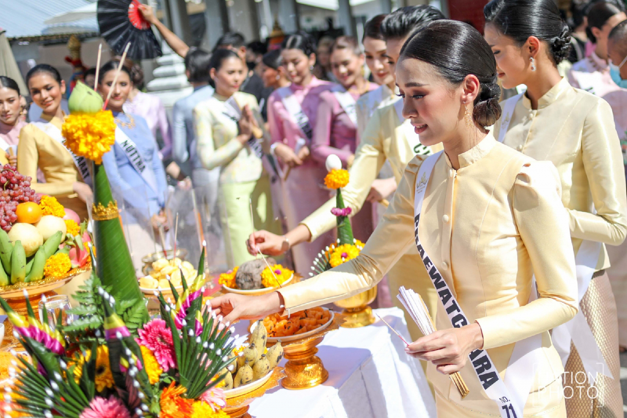 Miss Universe Thailand hopefuls pray for success