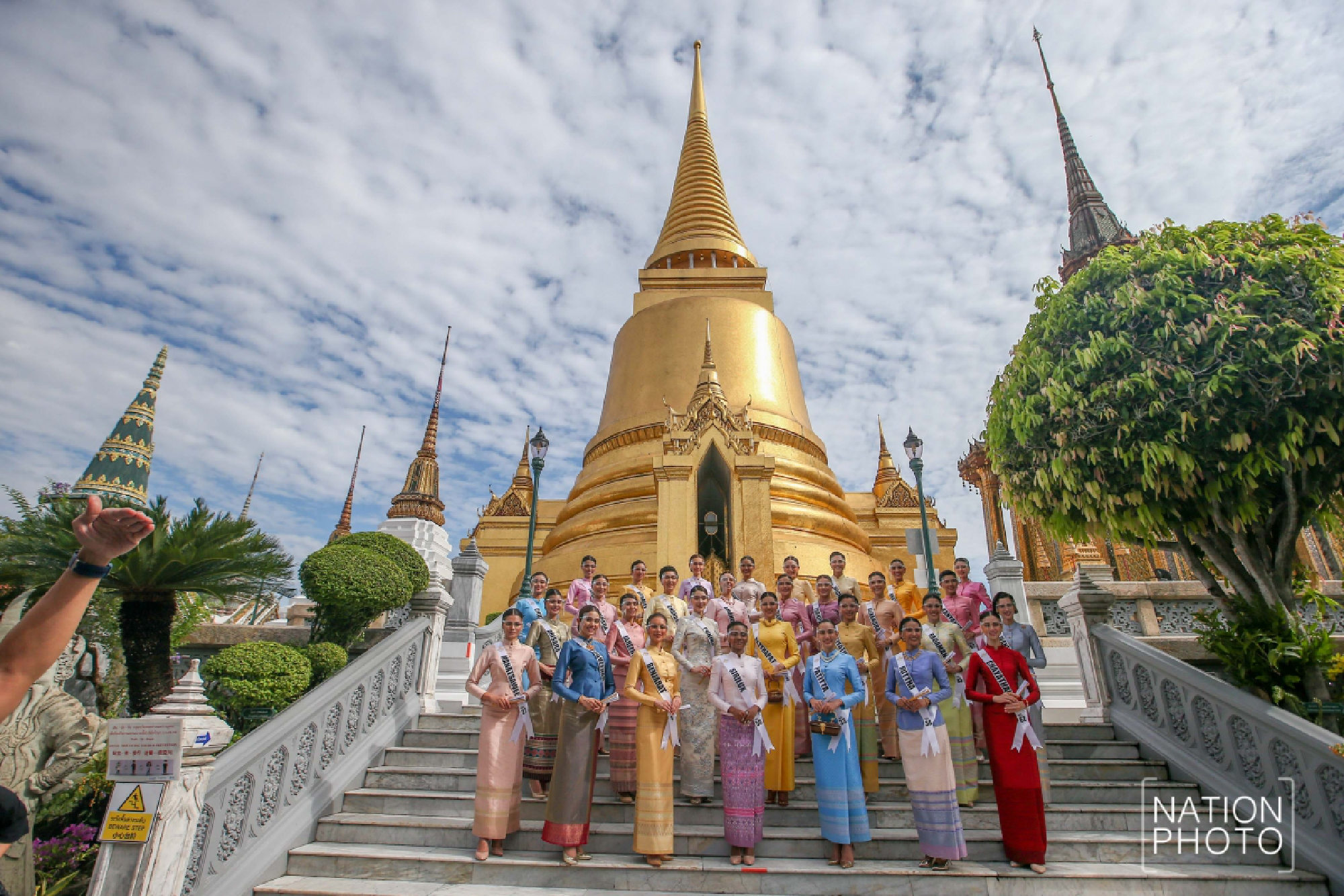 Miss Universe Thailand hopefuls pray for success