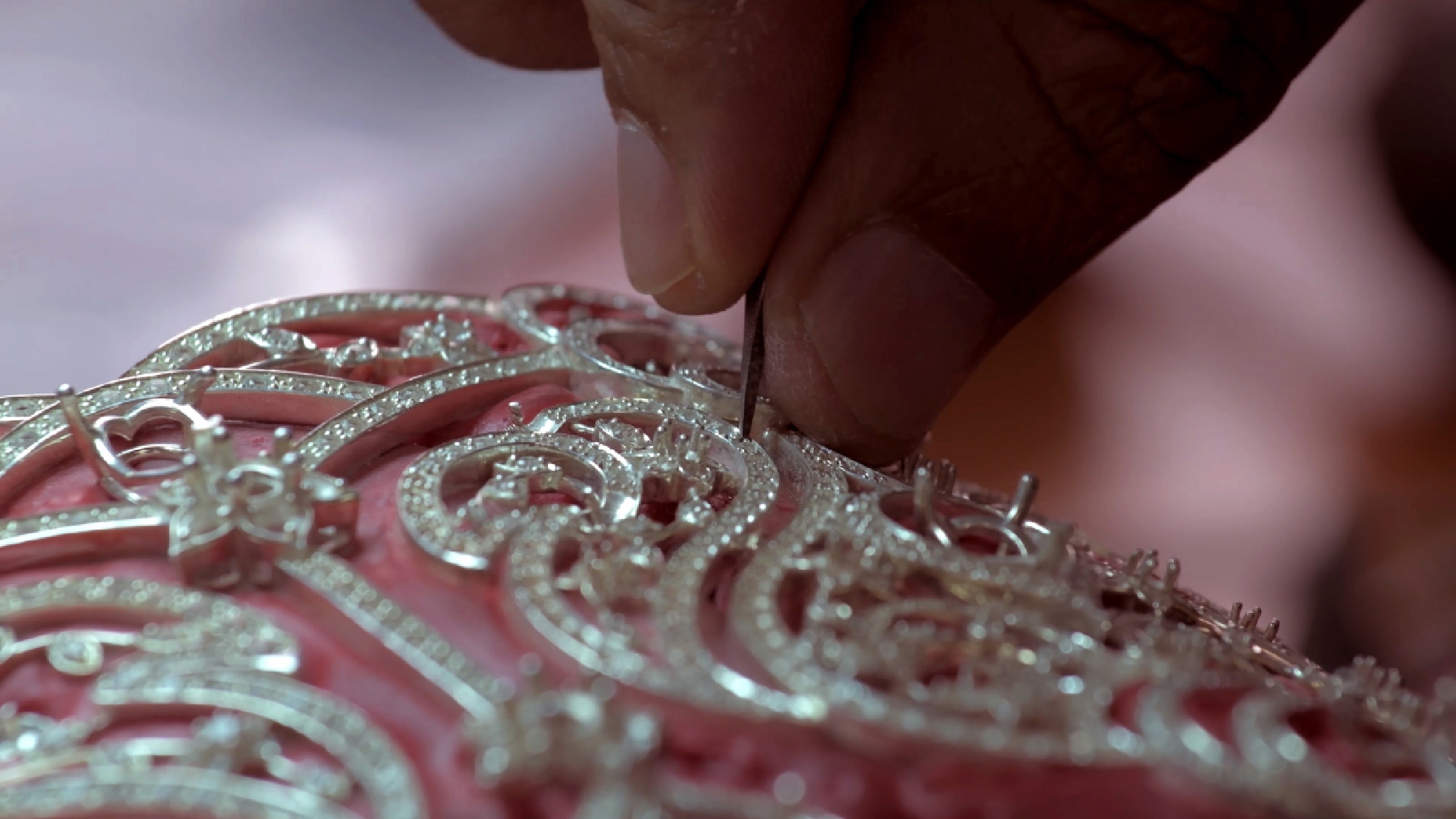 Mouawad to unveil Miss Universe Thailand’s Bt3.5m diamond crown