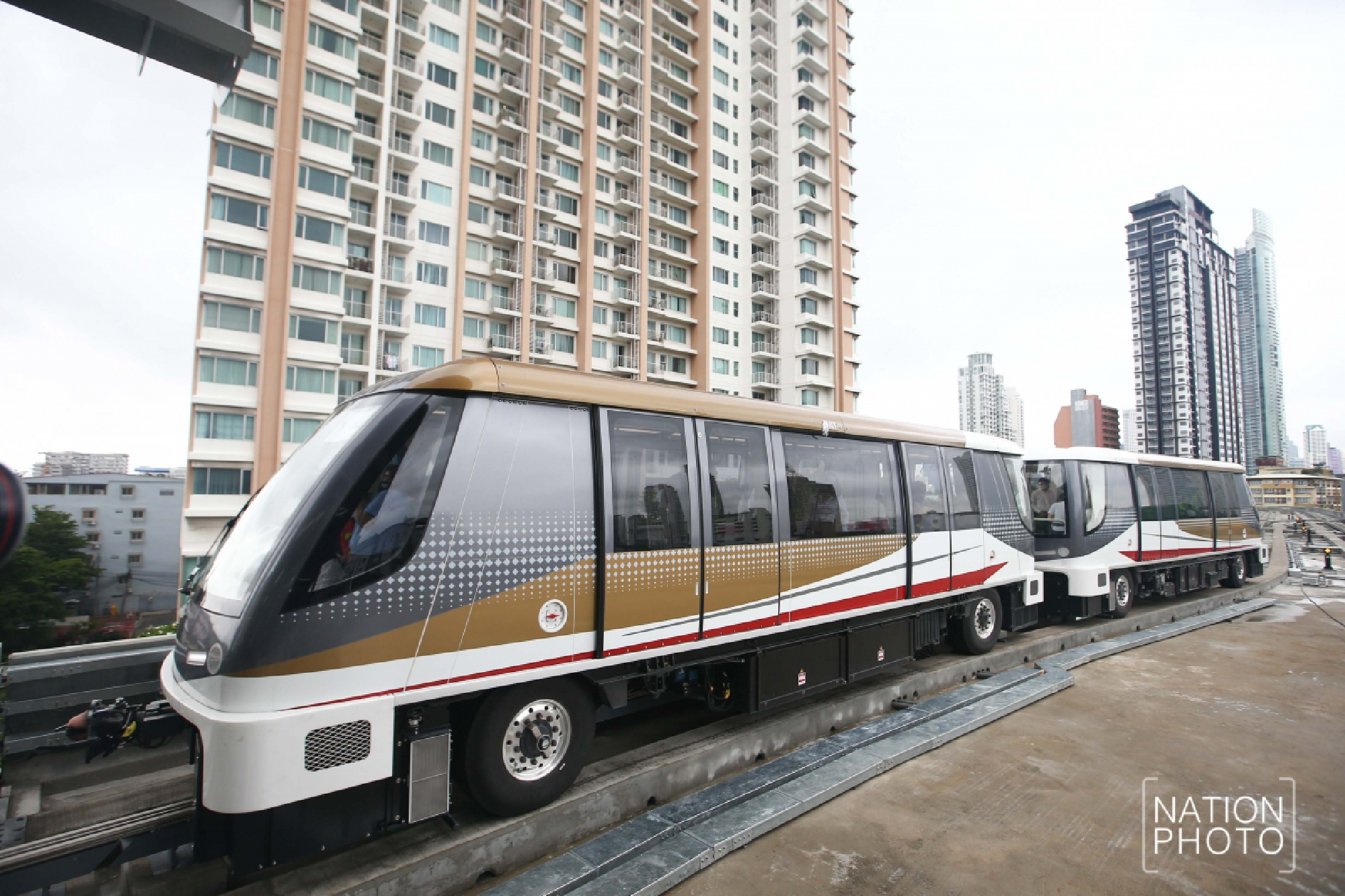 Governor, BMA officials check on progress of BTS Gold Line