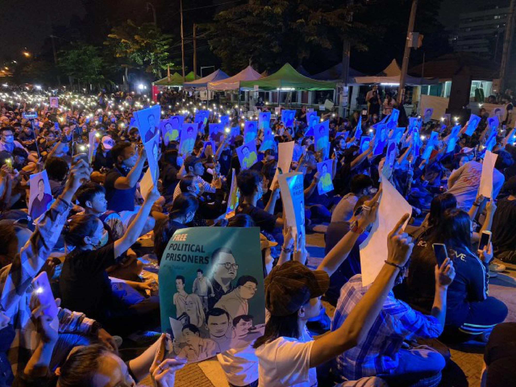 Protesters set Oct 24 deadline for Prayut's resignation, demand release of their leaders