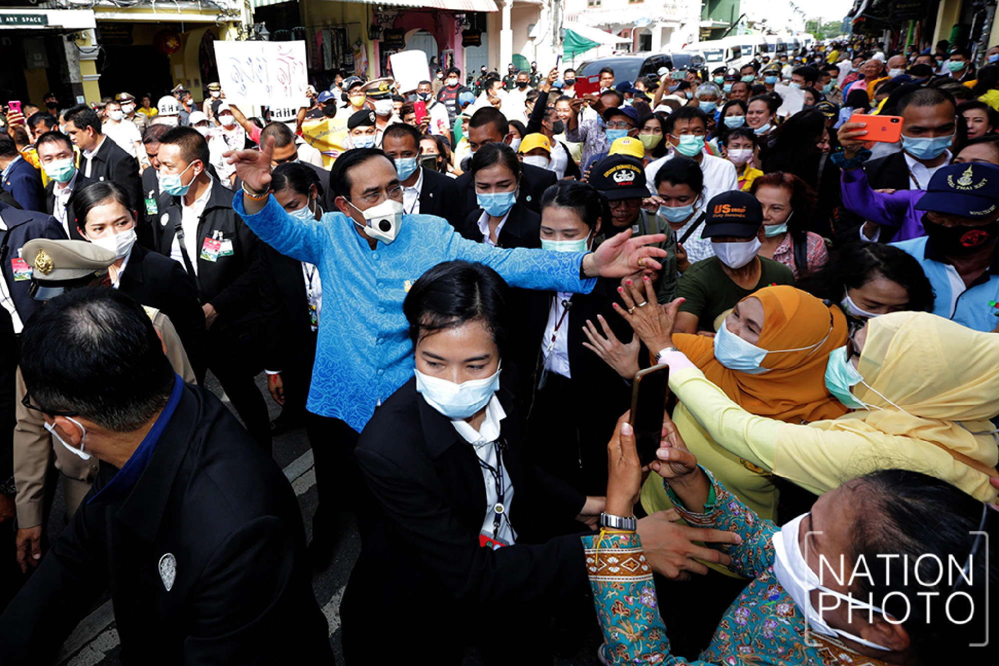 Prayut greeted by hopeful locals in tourism-starved Phuket