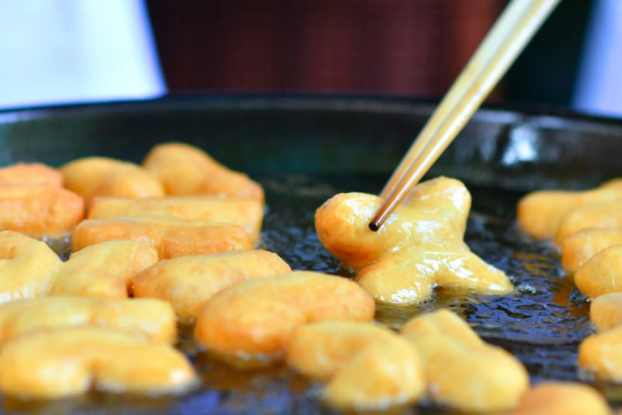 THAI’s first kiosk selling dough sticks opens in Energy Complex