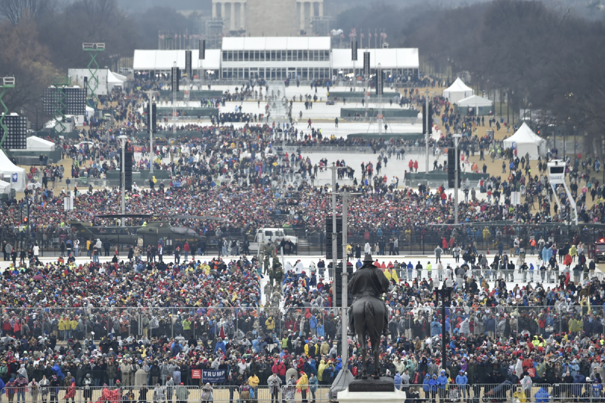 A view of the crowd at the U.S. Capitol ahead of the inauguration of President Donald J. Trump on Jan. 20, 2017. MUST CREDIT: Washington Post photo by Bill O'Leary
