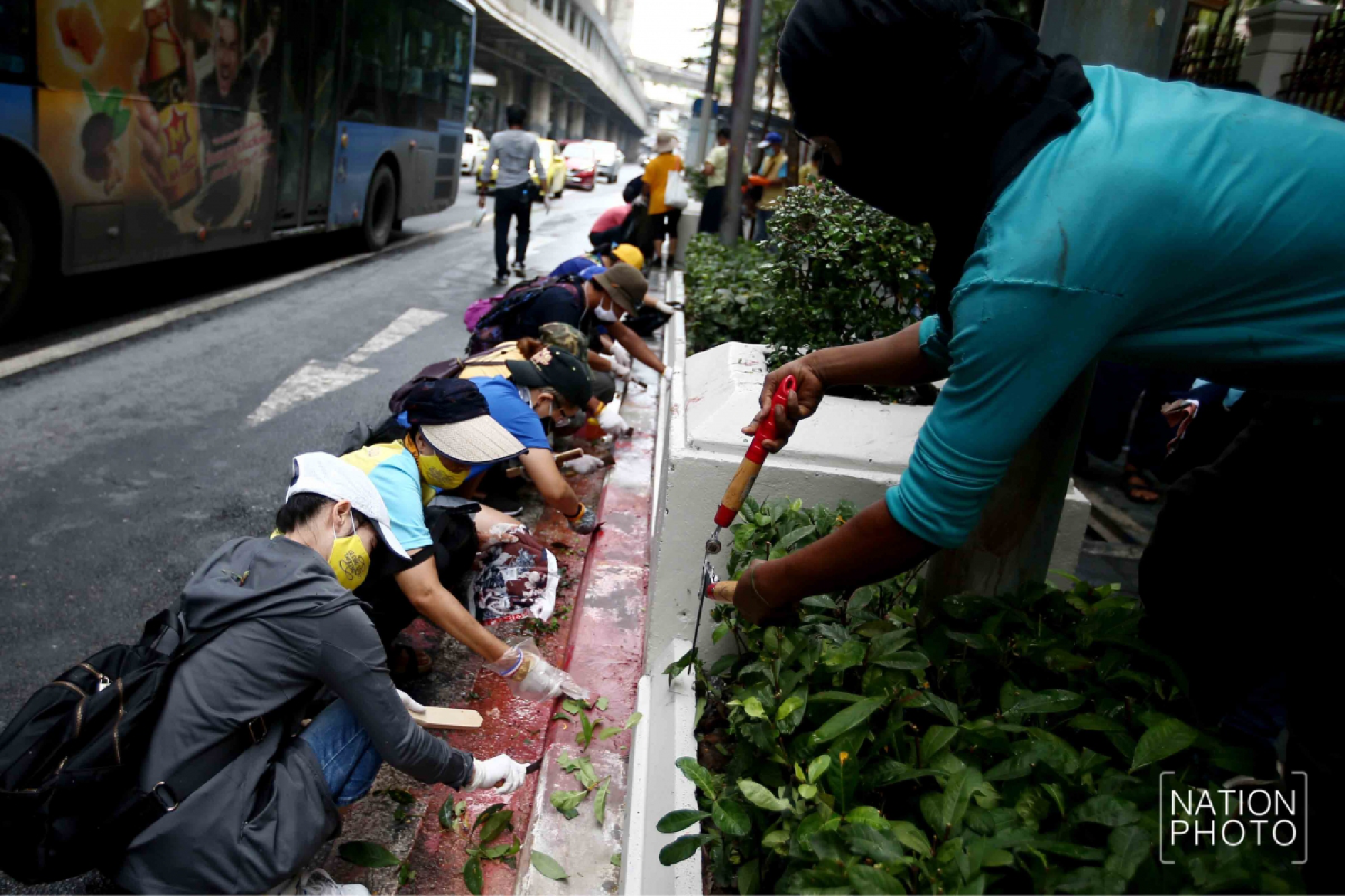 Pro-monarchy groups spruce up police headquarters