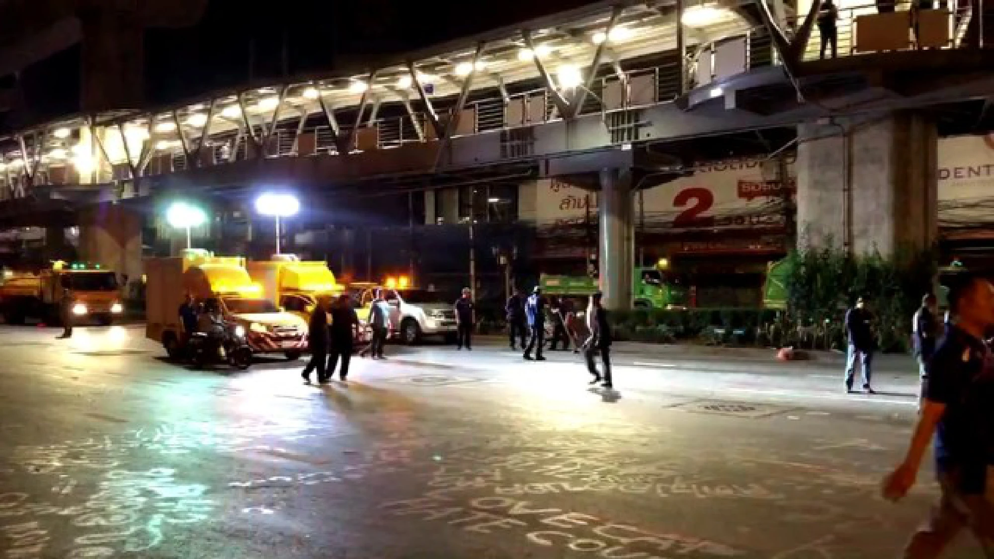 BMA promptly cleans up democracy rally site at Lat Phrao