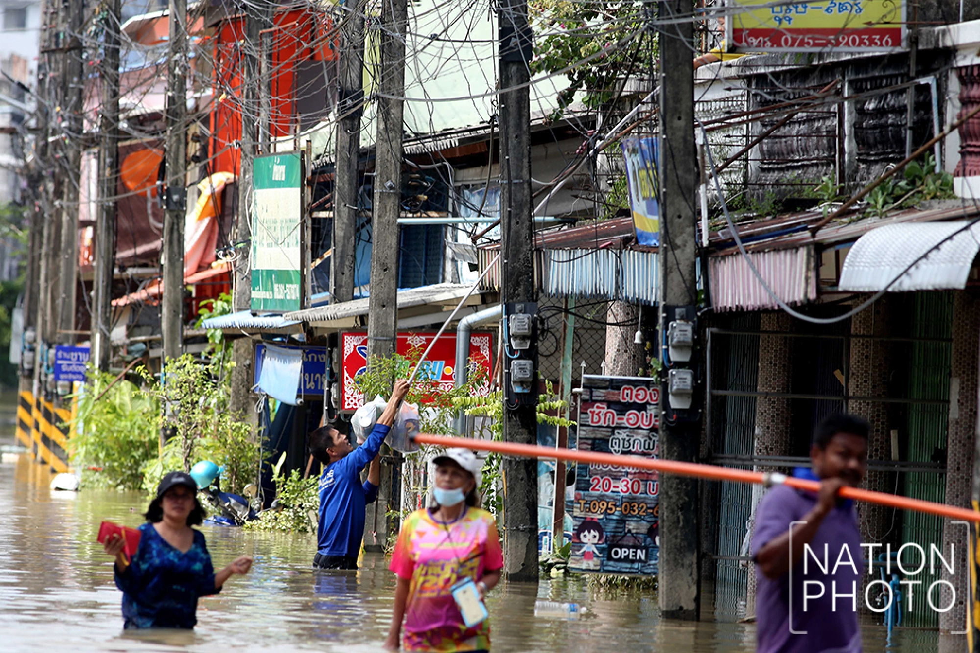 Nakhon Si Thammarat residents wallowing in floods – and garbage