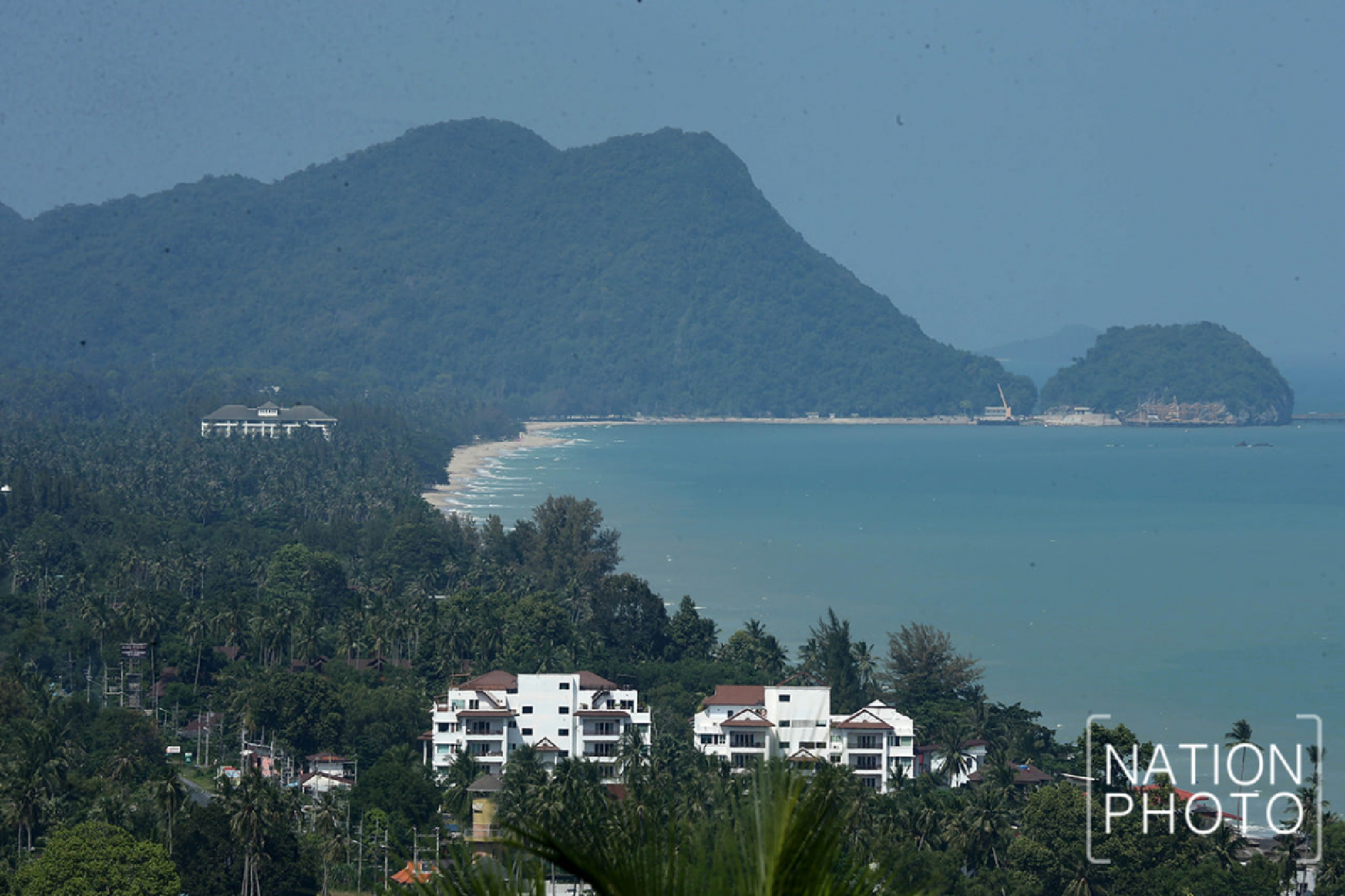 Tourists take road to southern beauty
