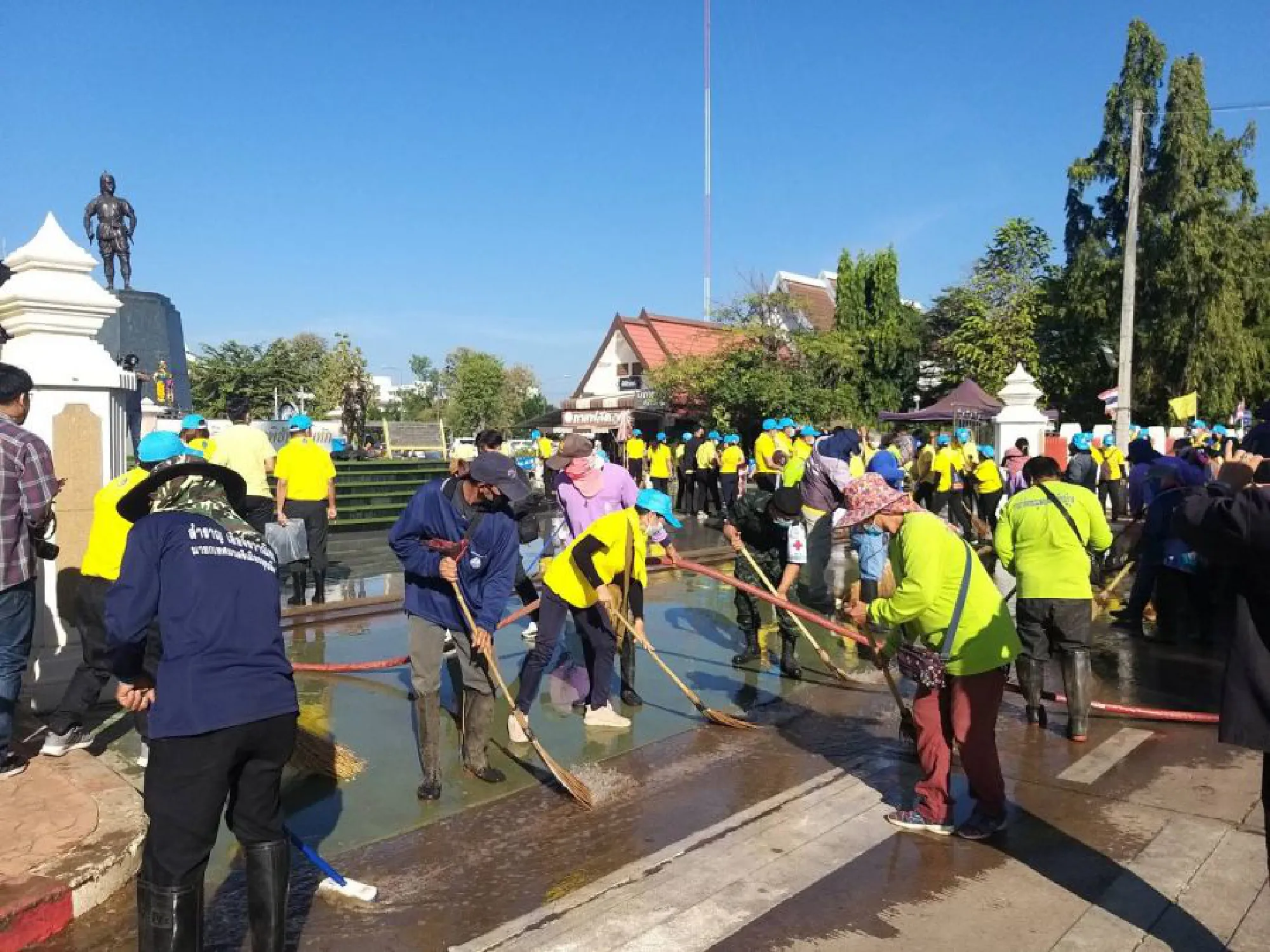 Uttaradit authorities launch big clean after two vendors test positive