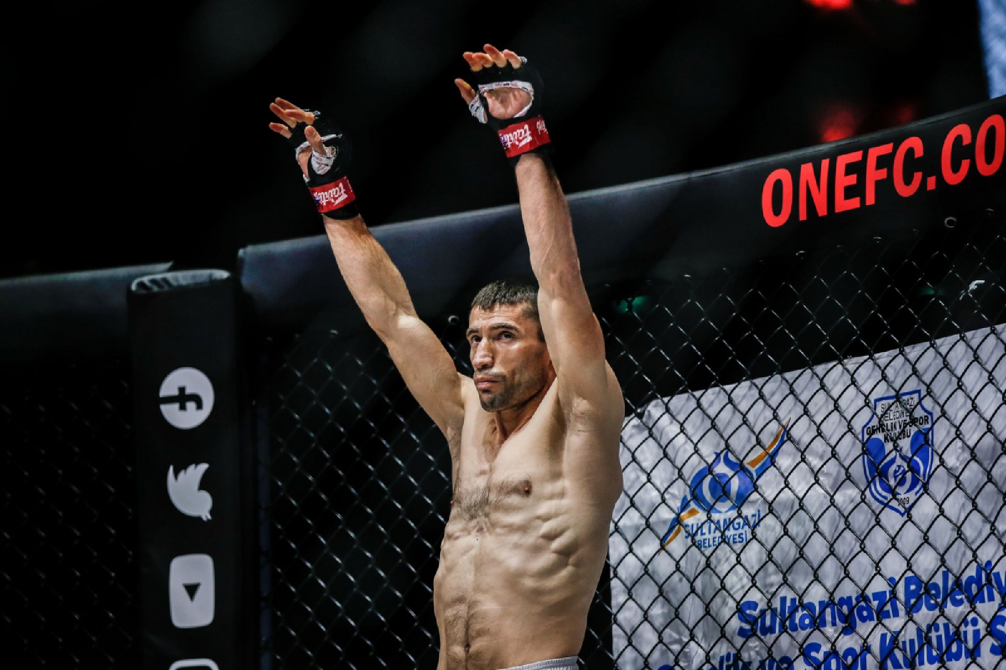 Russian Yusupov guns down 'AK47' in ONE showdown