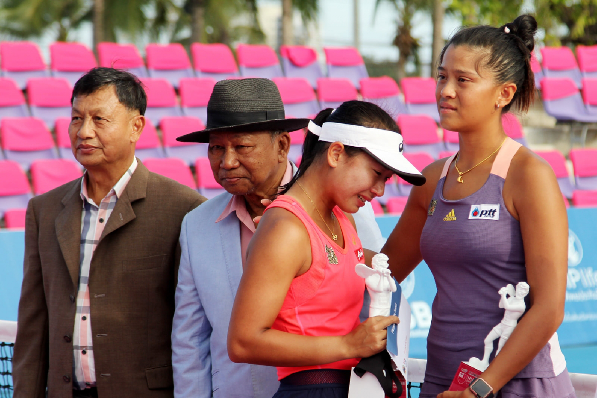 Teen Thasaporn rises above personal tragedy to win title for late dad