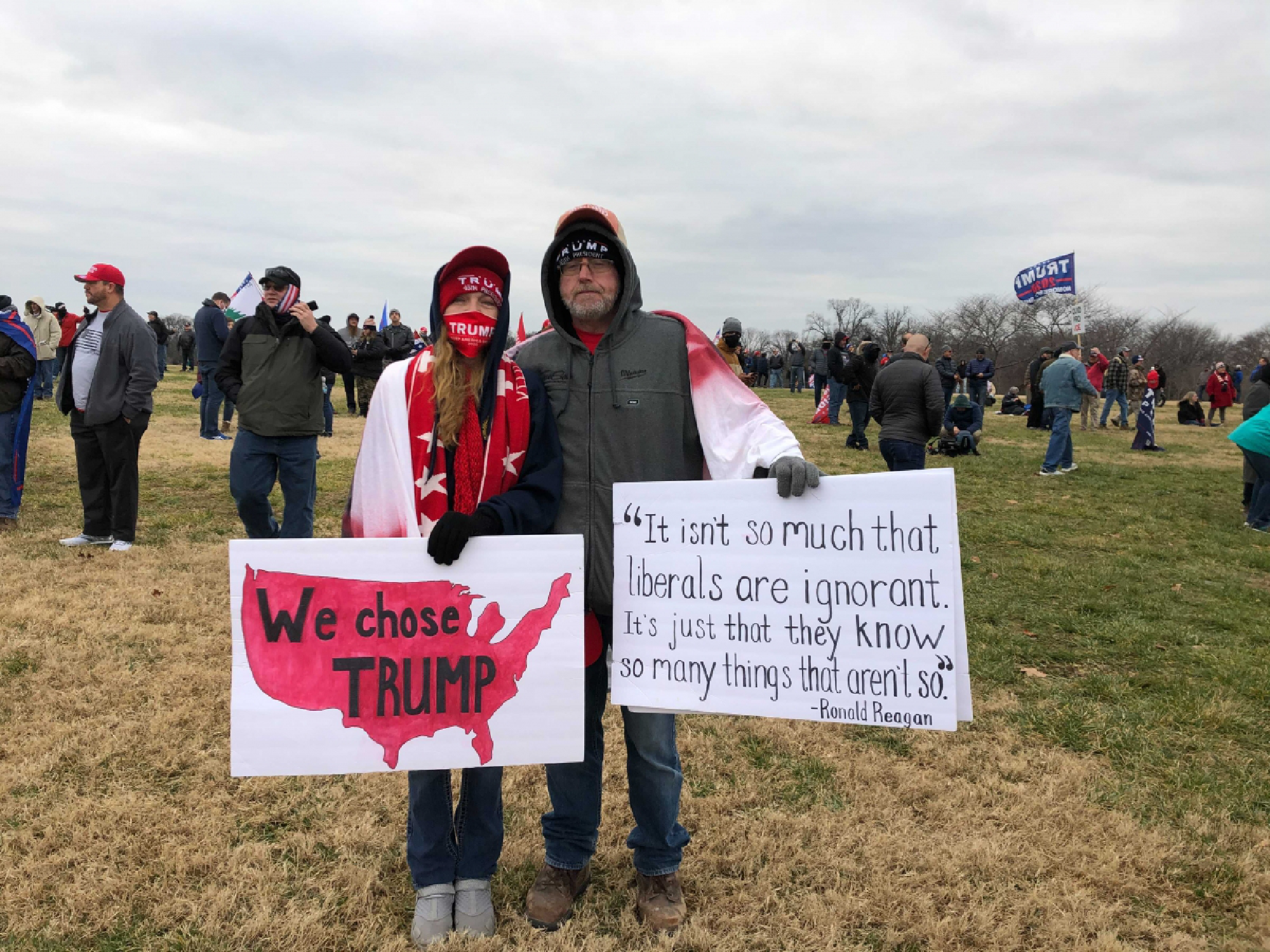 Rachel Ethridge and Mike Wyatt, who live in Missouri, stand near the Washington Monument on Wednesday. MUST CREDIT: Washington Post photo by Emily Davies
