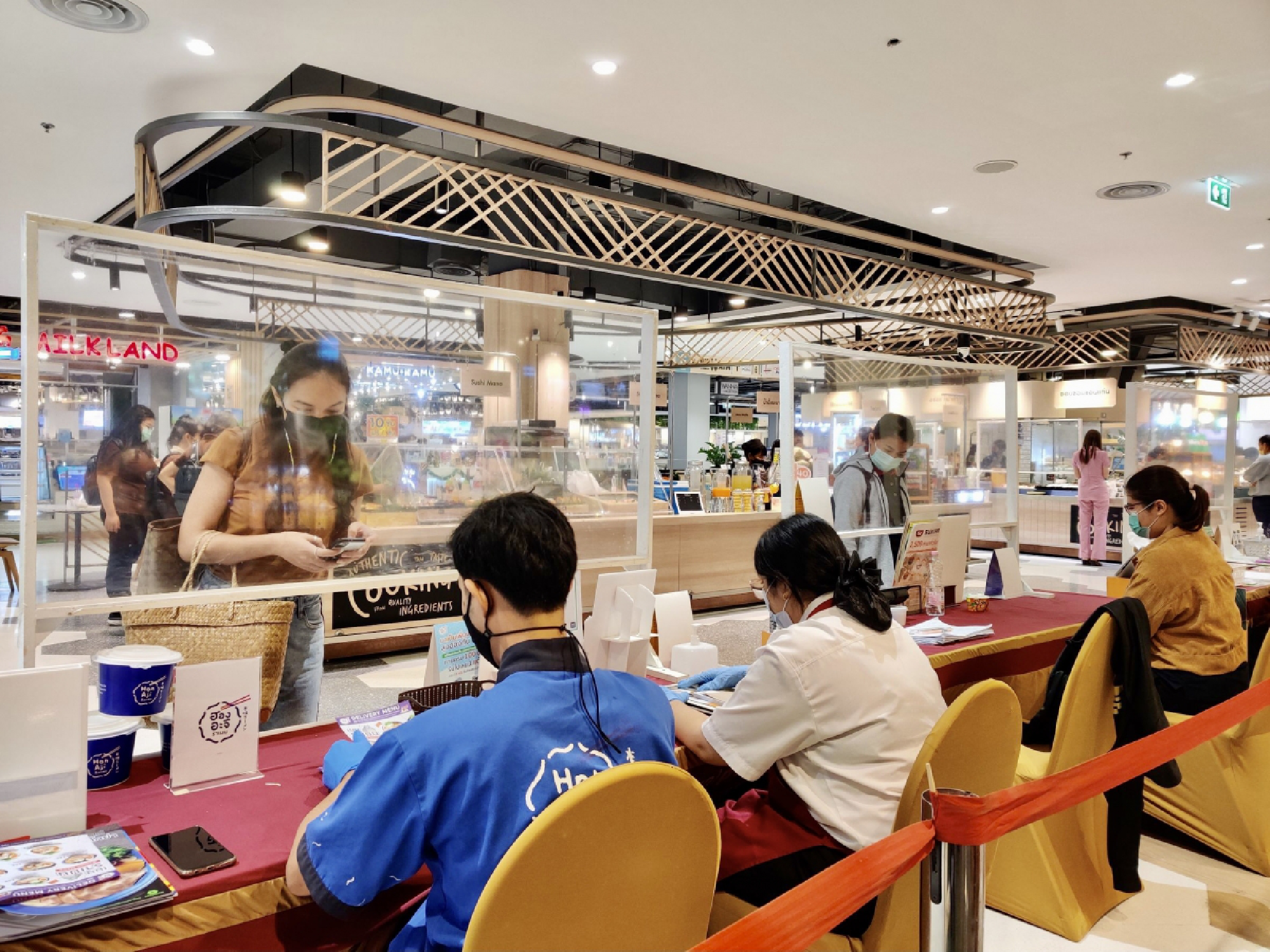 Central Pattana pilots takeaway counters at all malls