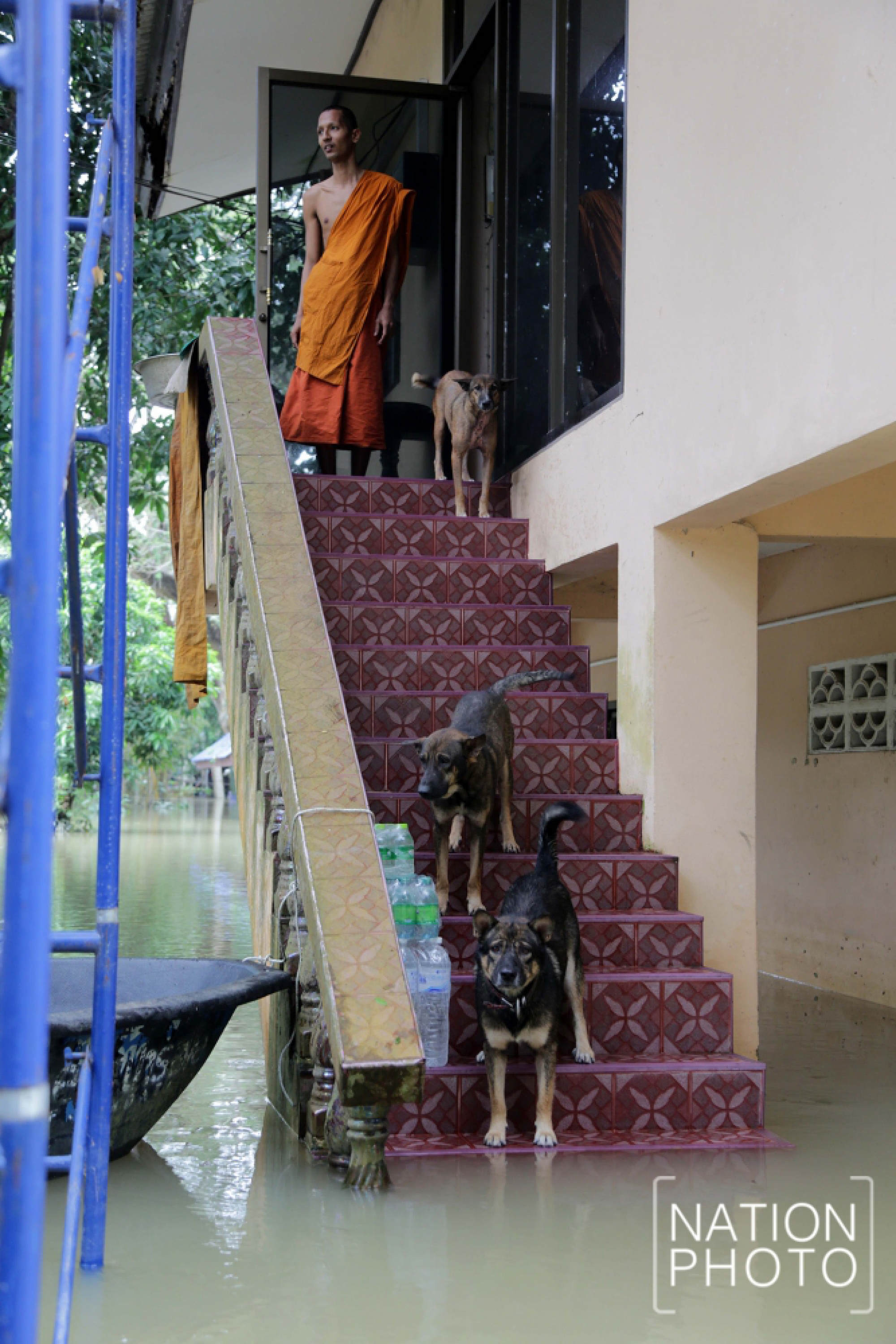 Military forced to move Pattani command centre as floods swamp temple
