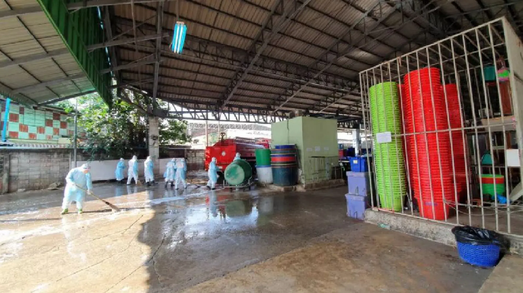 Samut Sakhon eyes reopening main shrimp market despite spike in new cases