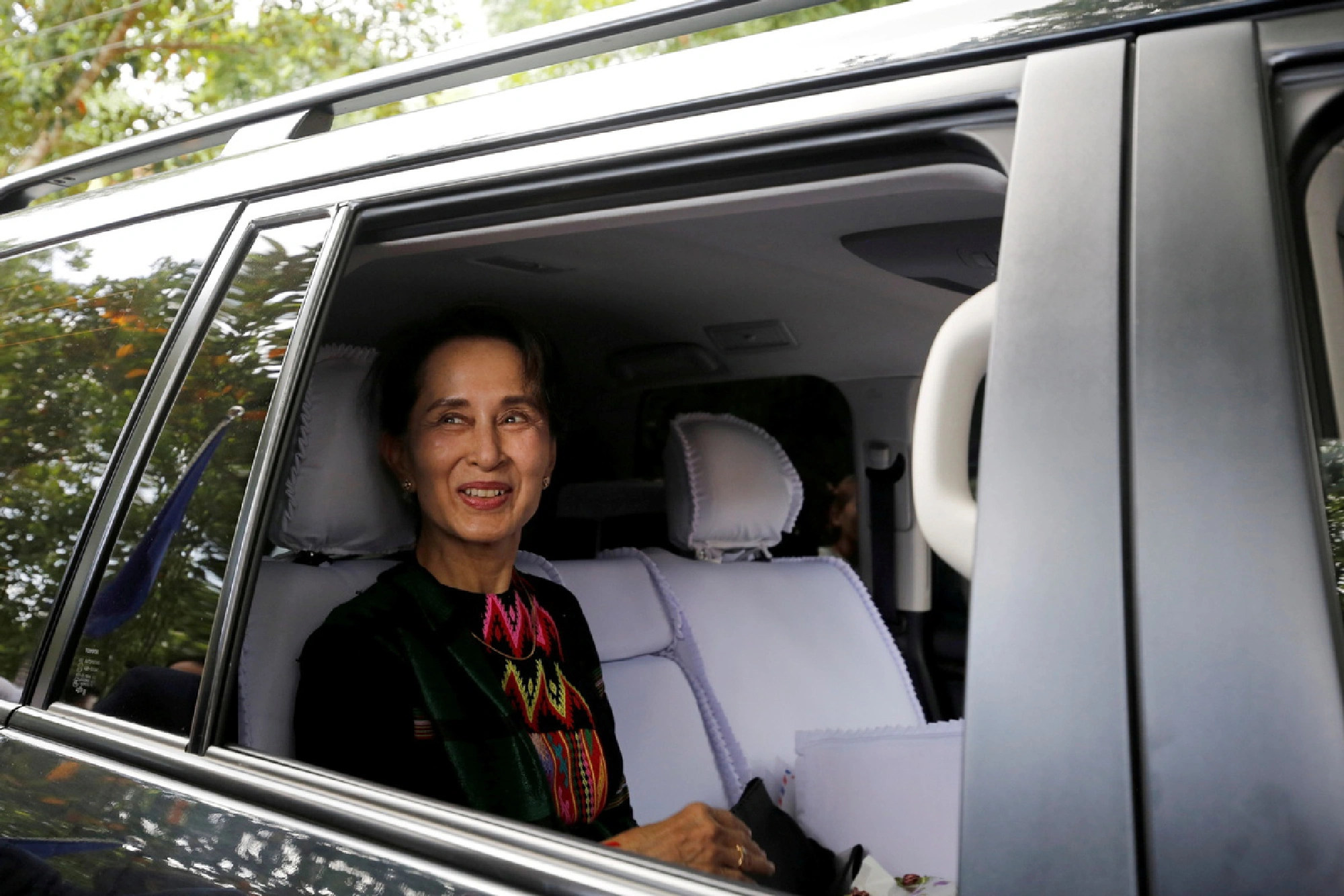 Aung San Suu Kyi, leader of Myanmar's National League for Democracy，arrives at a school in Kawhmu, Yangon, Myanmar, in this file photo on July 18, 2019. [Photo/Agencies]