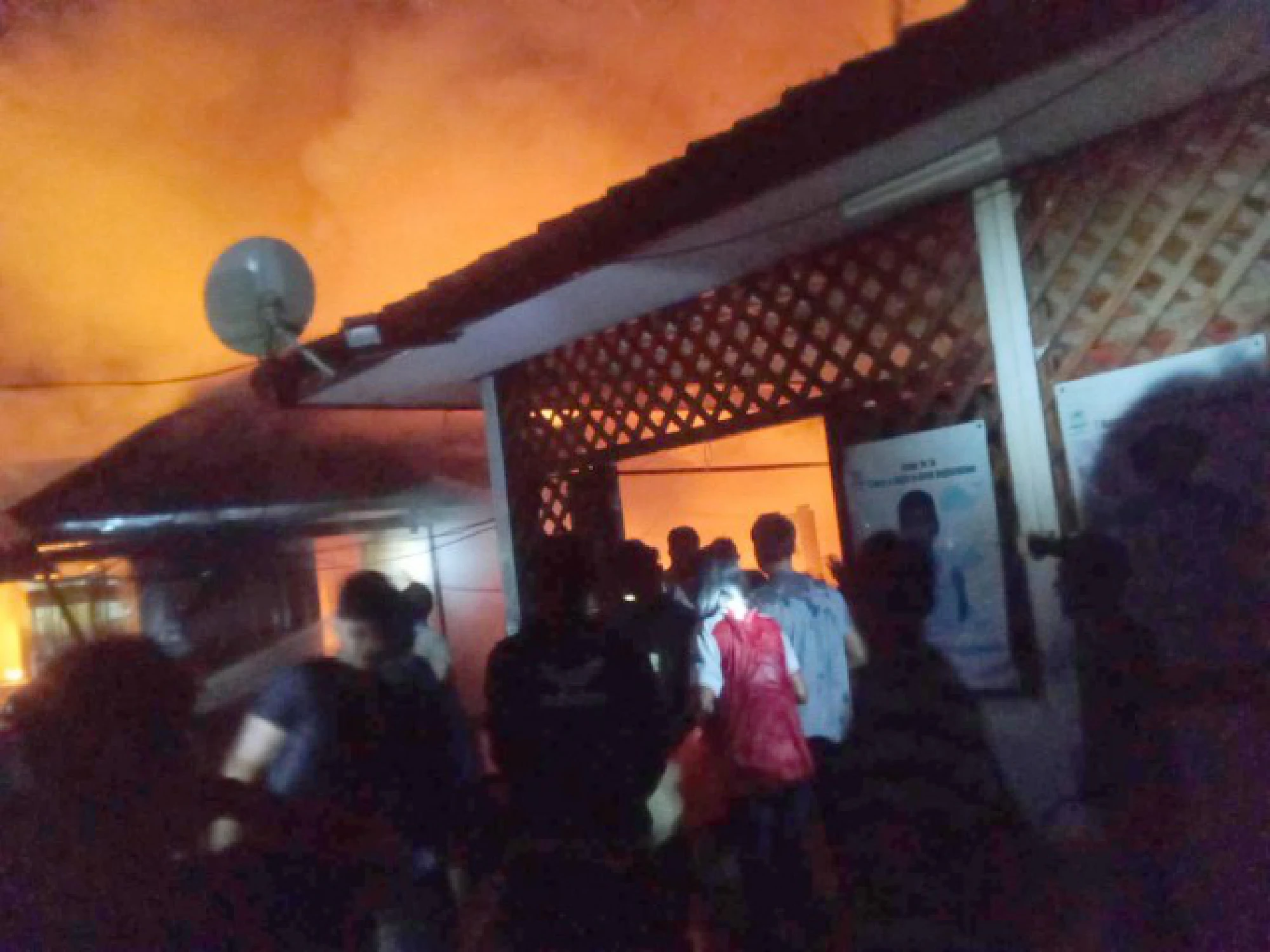 Over 50 refugee shelters go up in flames as fire ravages Tak’s Mae La camp