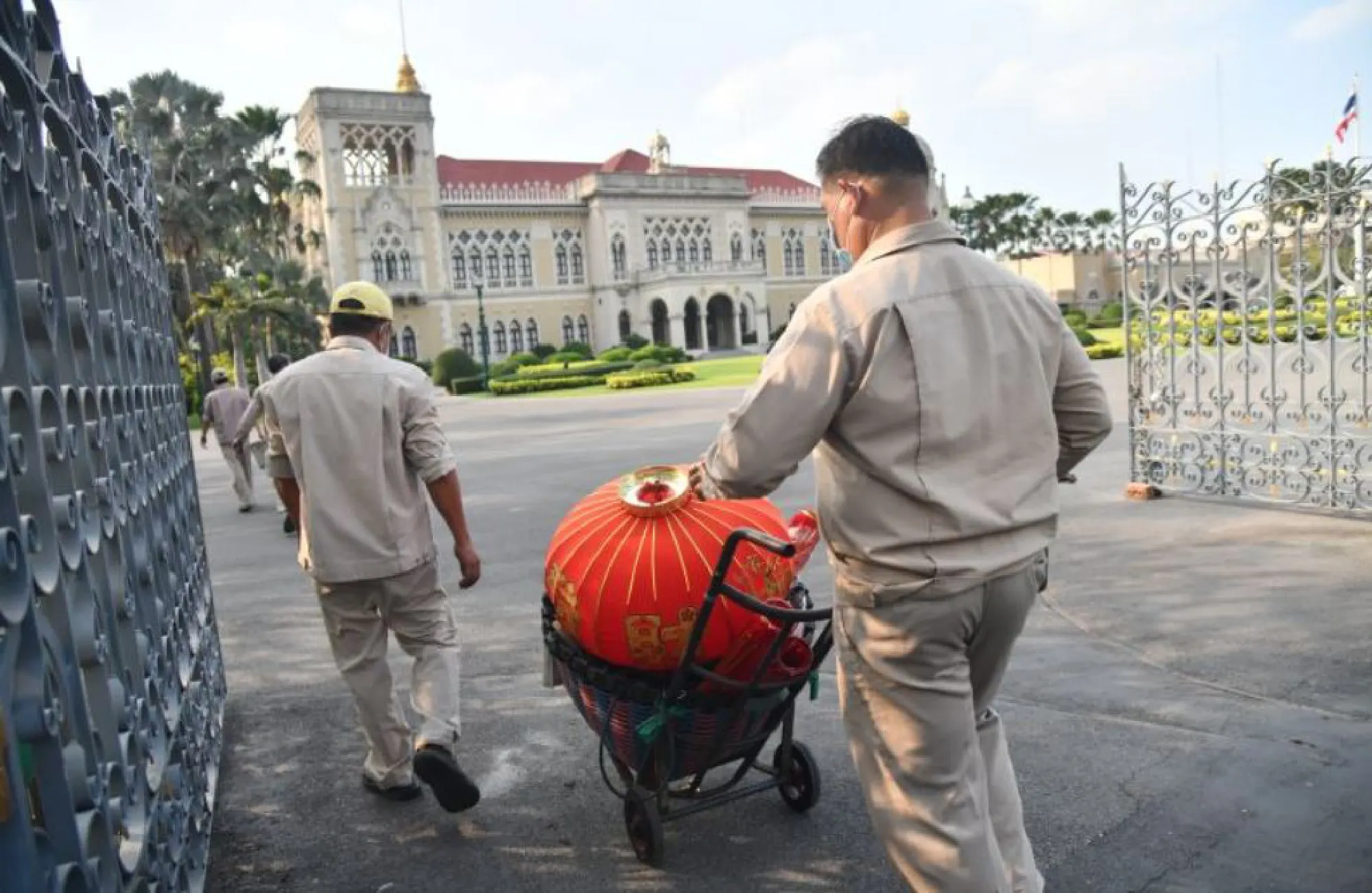 Government House dressed up for the Ox