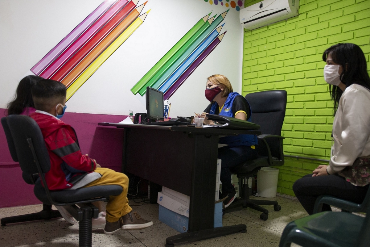 Nancy and María José, Protection Counselors, provide psychosocial care and interview to children who together with their caregivers request the Protection Council support for family conflict resolution. © UNICEF/UNI357931/Poveda