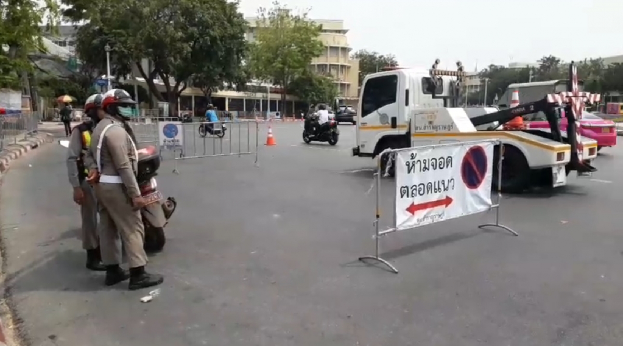 Police get ready for pro-democracy rally today