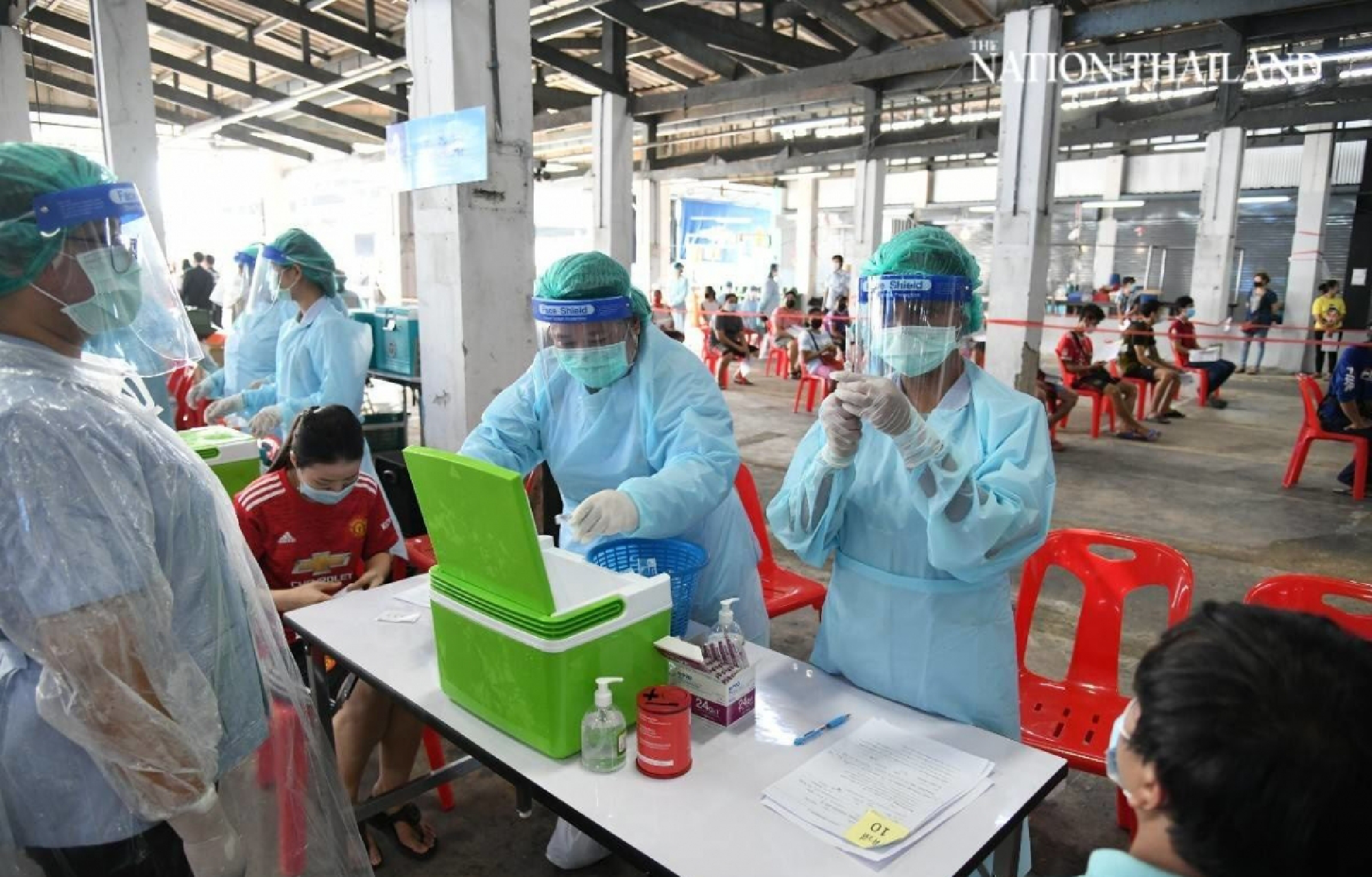 Covid shots rollout kicks off in Bang Khae market