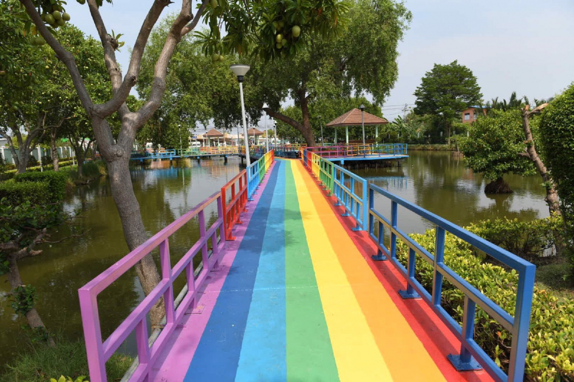 Bangkok officials survey marine tourism attractions to prepare for return of tourists