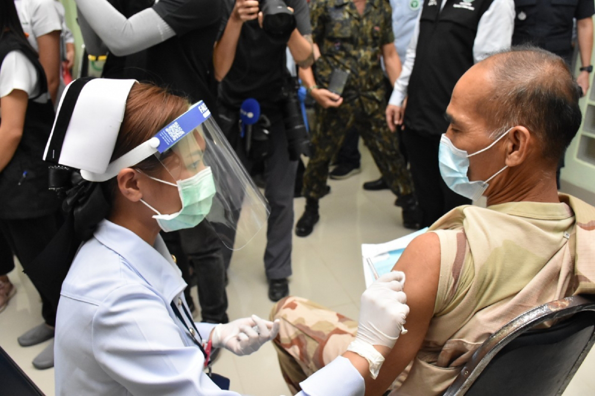 Vaccines delivered for Mae Hong Son public health and border patrol staff