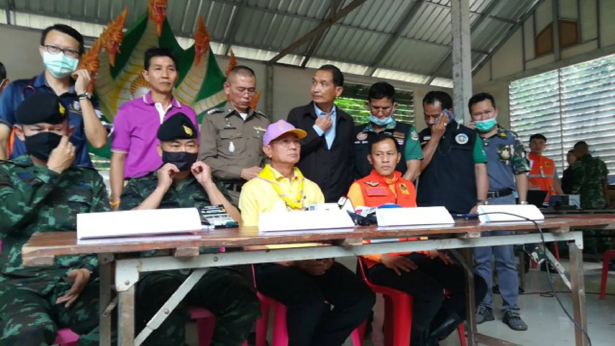 Divers rescue monk in flooded cave in Phitsanulok