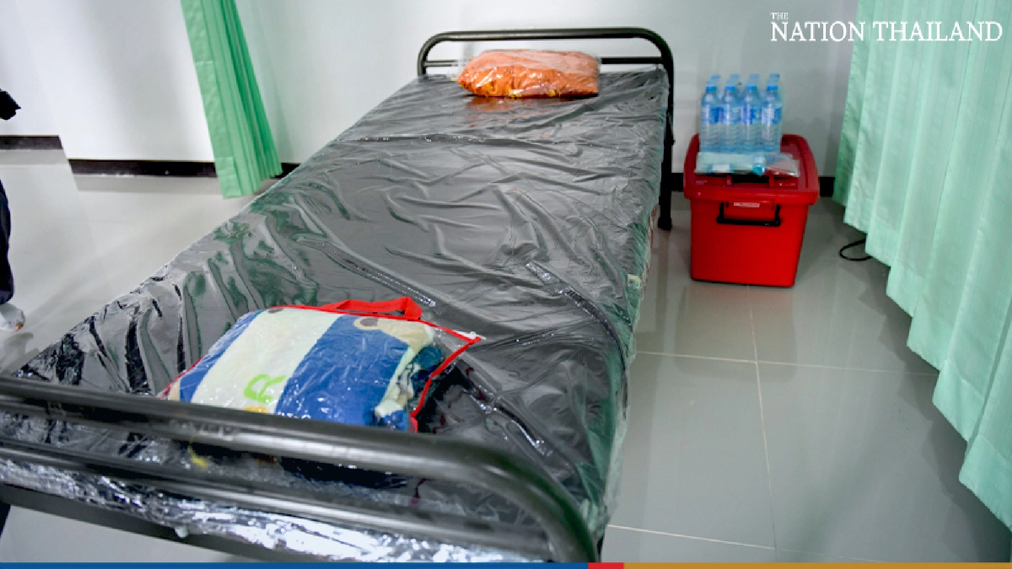 Governor visits field hospital in Bangkok to survey preparedness