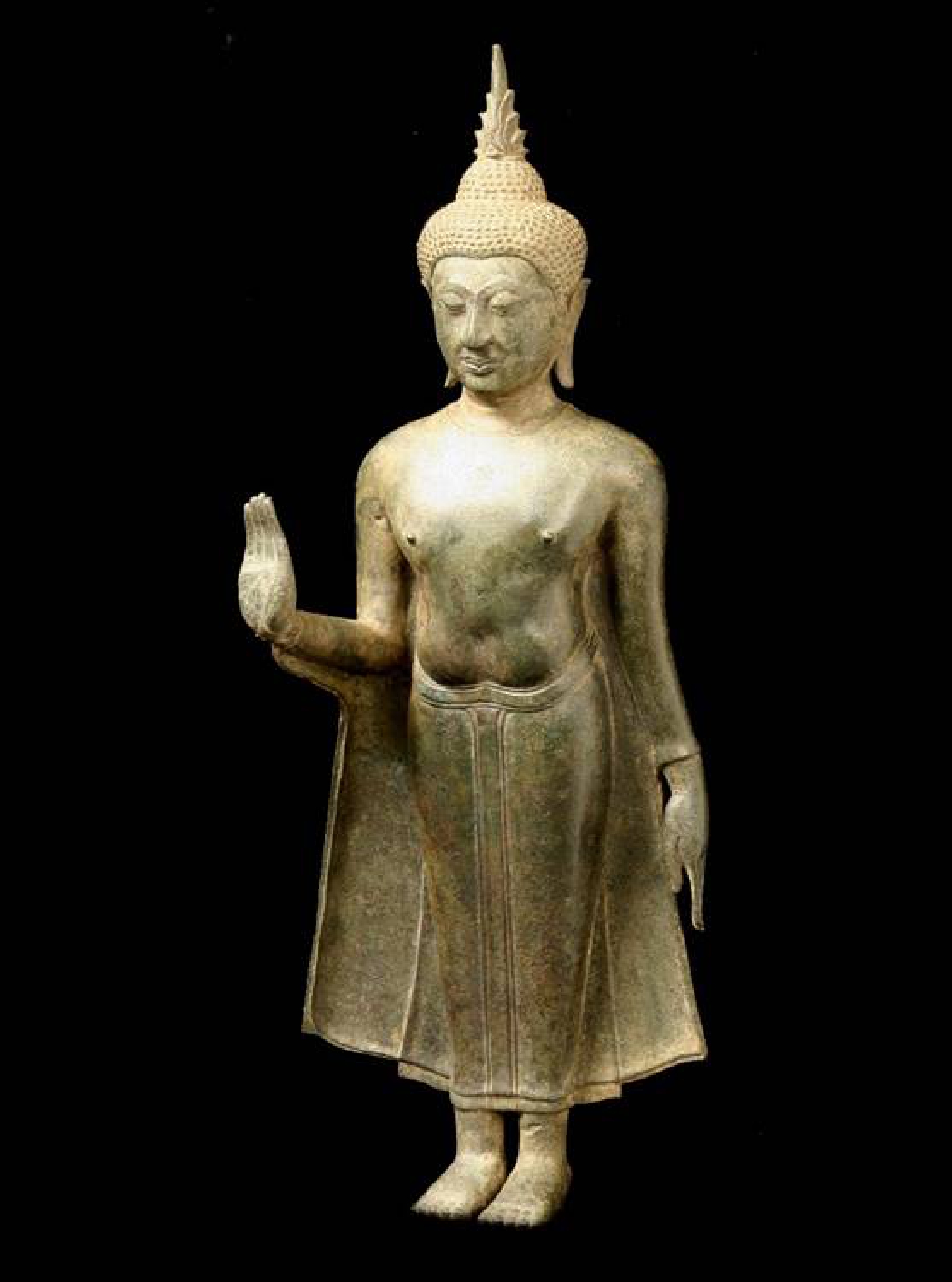 Fifteen smuggled Thai artefacts from US museum collections are on the way back to Thailand after being received by the Royal Thai Consulate-General in New York.