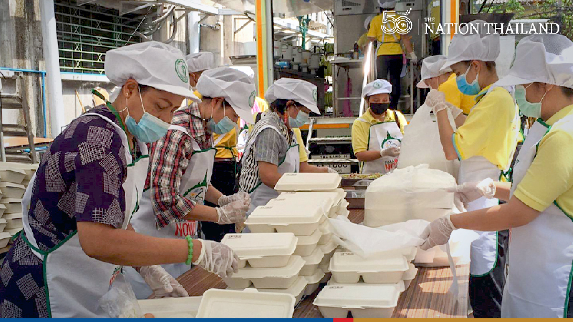 Bangkok deploys food kitchen to feed battle-weary medical staff